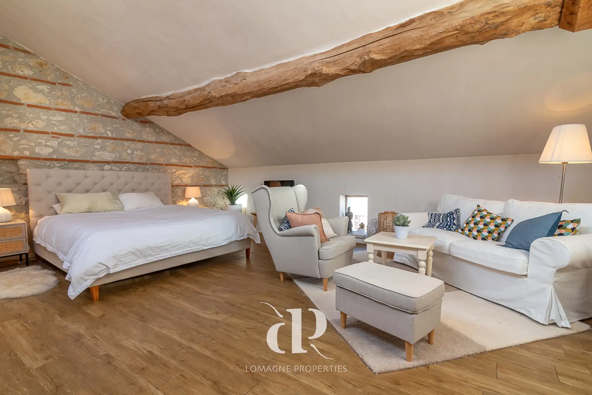 Spacieuse maison de village avec 4 chambres et jardin à Dunes, Tarn-et-Garonne 