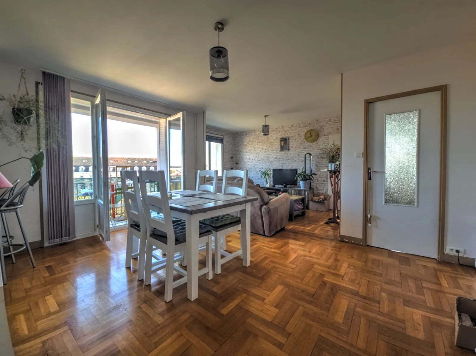 Appartement de 75 m² avec 2 chambres à Limoges, résidence sécurisée et parking