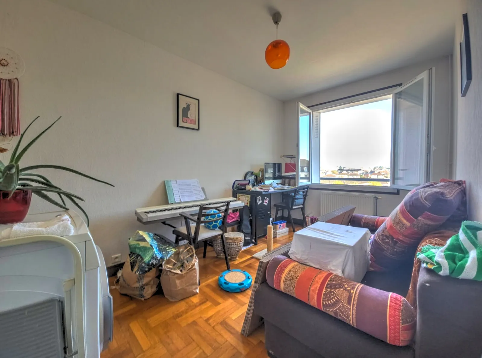 Appartement de 75 m² avec 2 chambres à Limoges, résidence sécurisée et parking 