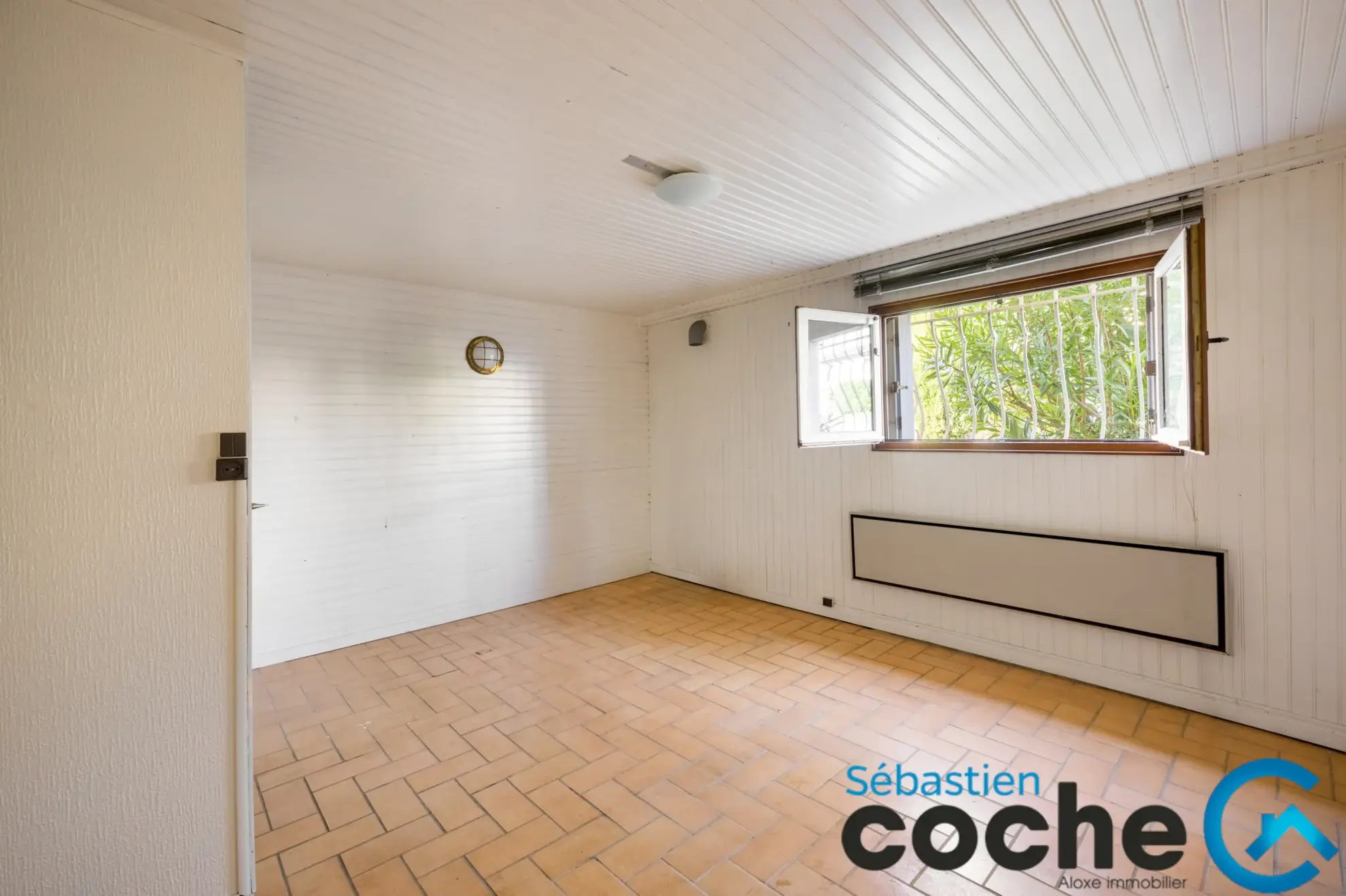 Maison à Vénissieux de 126 m² avec garage et jardin clos 