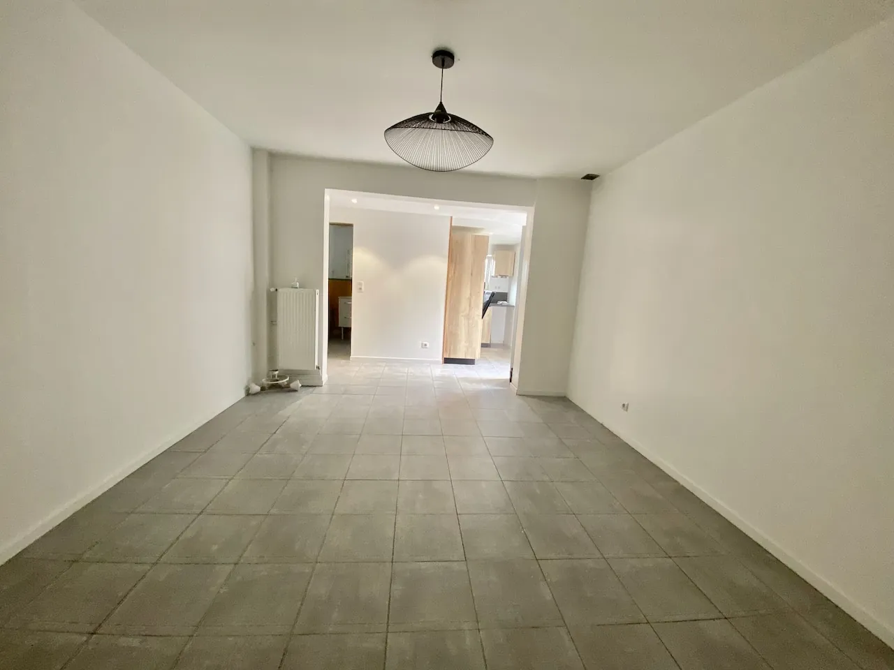 Maison semi-individuelle à Feignies – idéal premier achat avec terrain et espace 