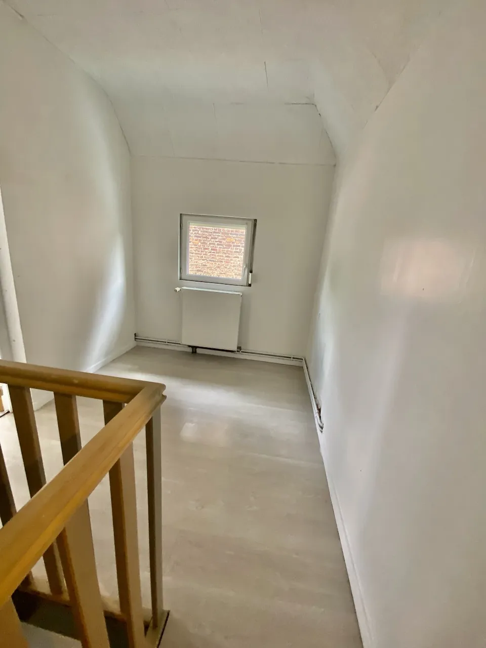 Maison semi-individuelle à Feignies – idéal premier achat avec terrain et espace 