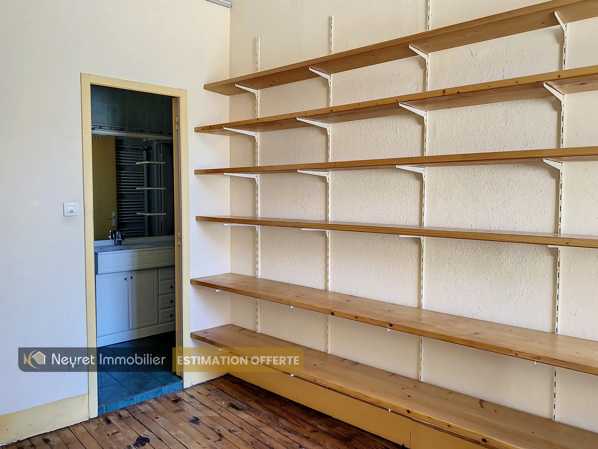 Appartement Type 2 à vendre à Saint-Étienne, dernier étage, calme, faibles charges 