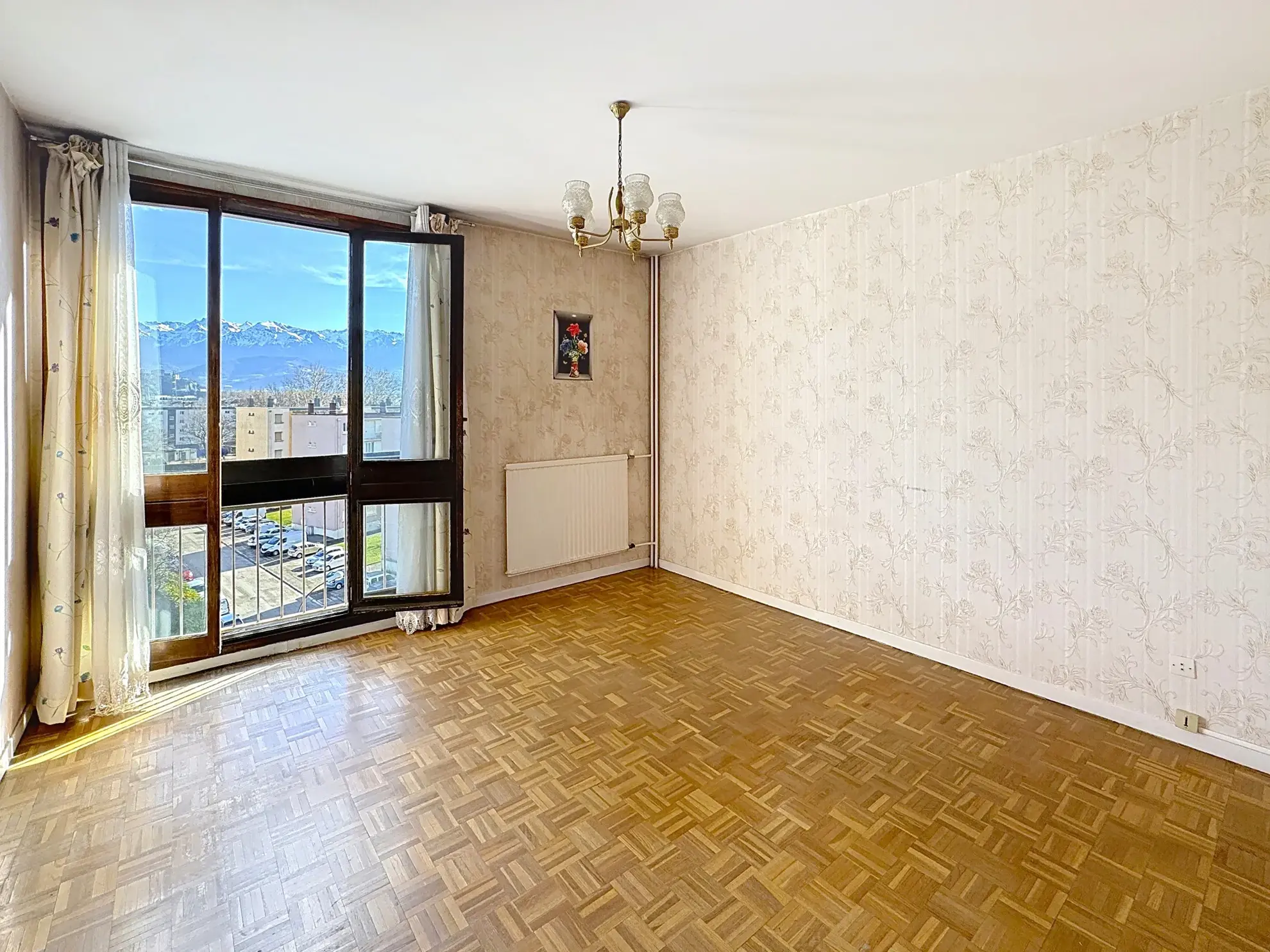 Appartement T5 avec terrasse et vue panoramique à Fontaine 