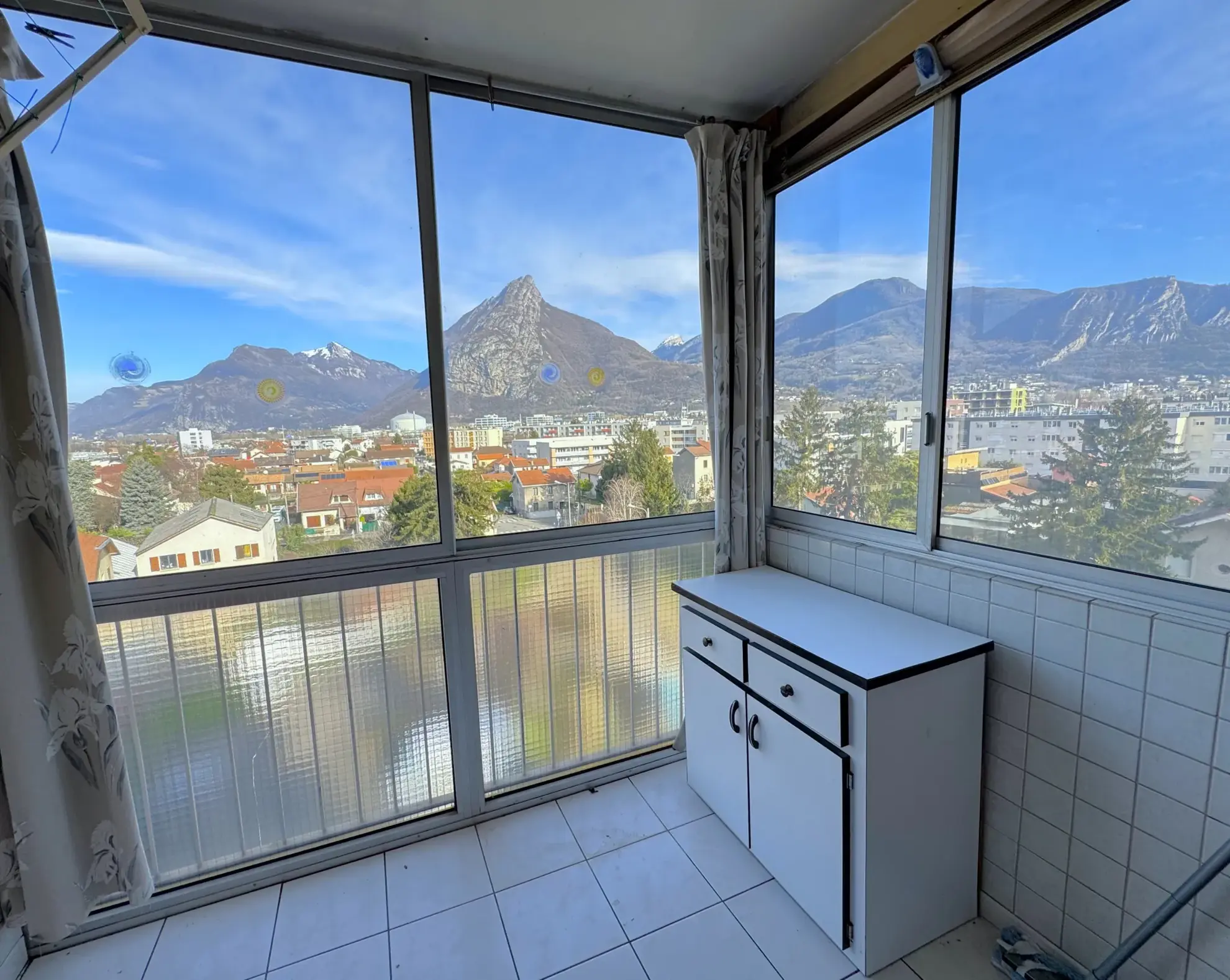 Appartement T5 avec terrasse et vue panoramique à Fontaine 