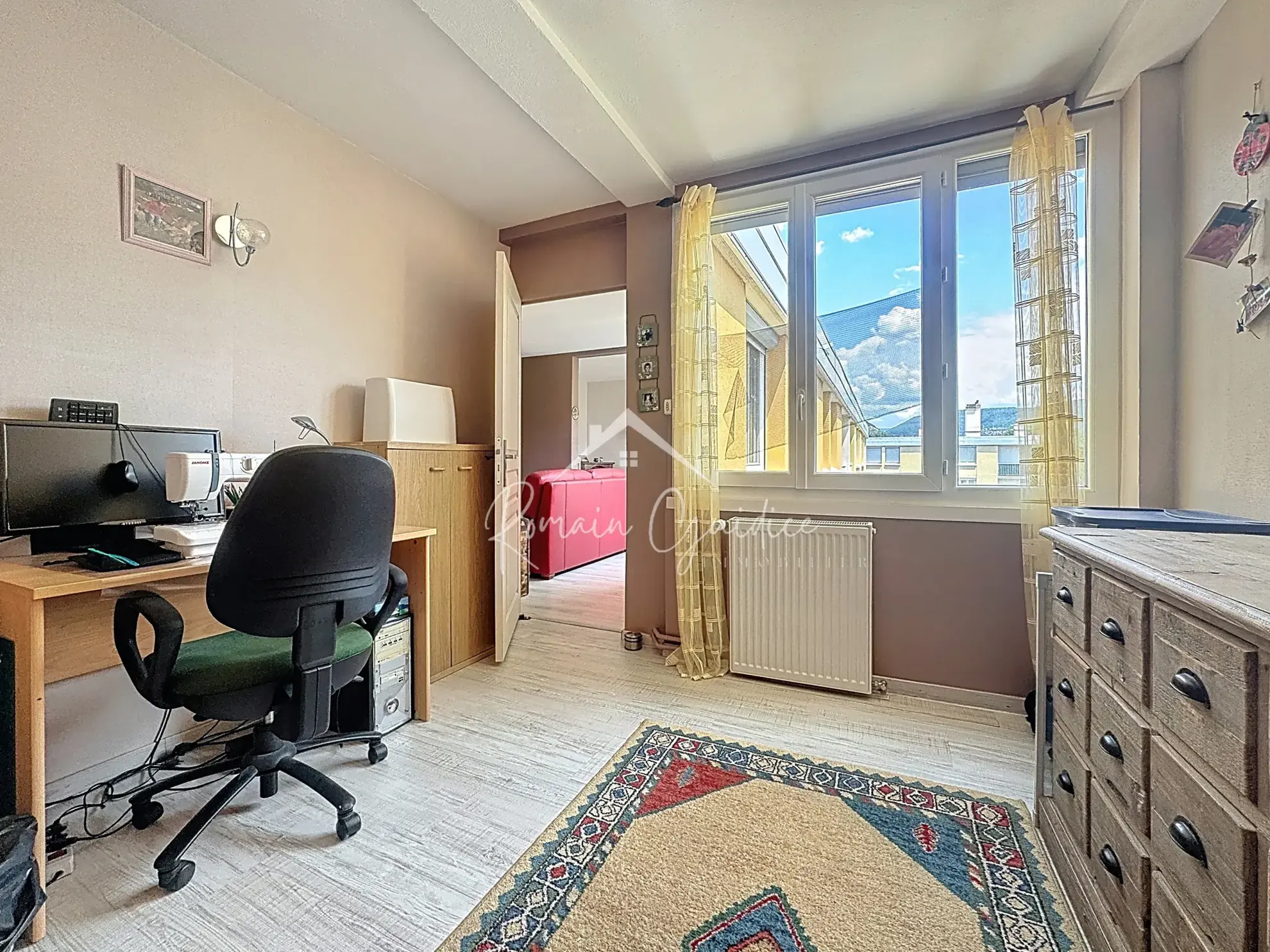 Vente appartement F4 à Millau avec vue dégagée, balcon et stationnement 