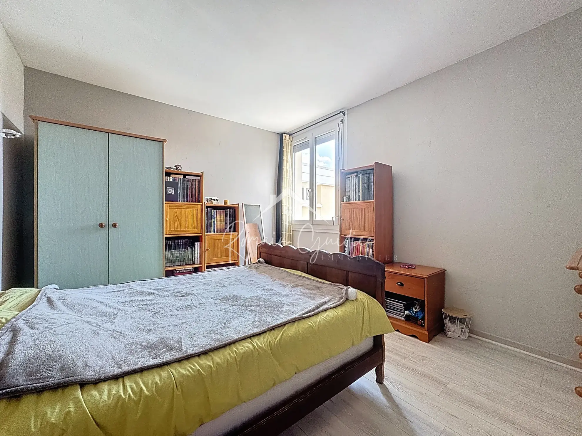 Vente appartement F4 à Millau avec vue dégagée, balcon et stationnement 