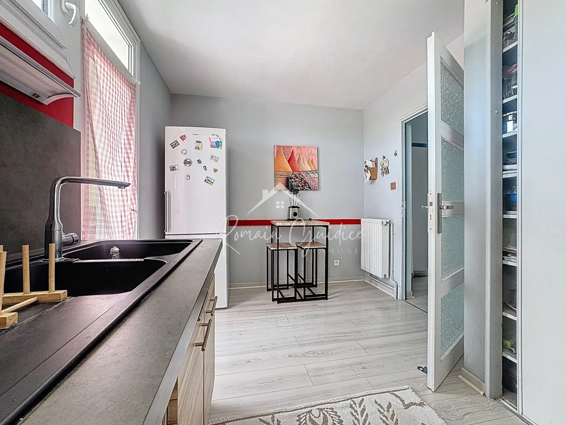 Vente appartement F4 à Millau avec vue dégagée, balcon et stationnement 