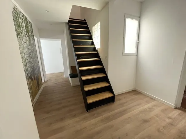 Appartement T4 rénové en duplex au dernier étage à Marseille avec parking 