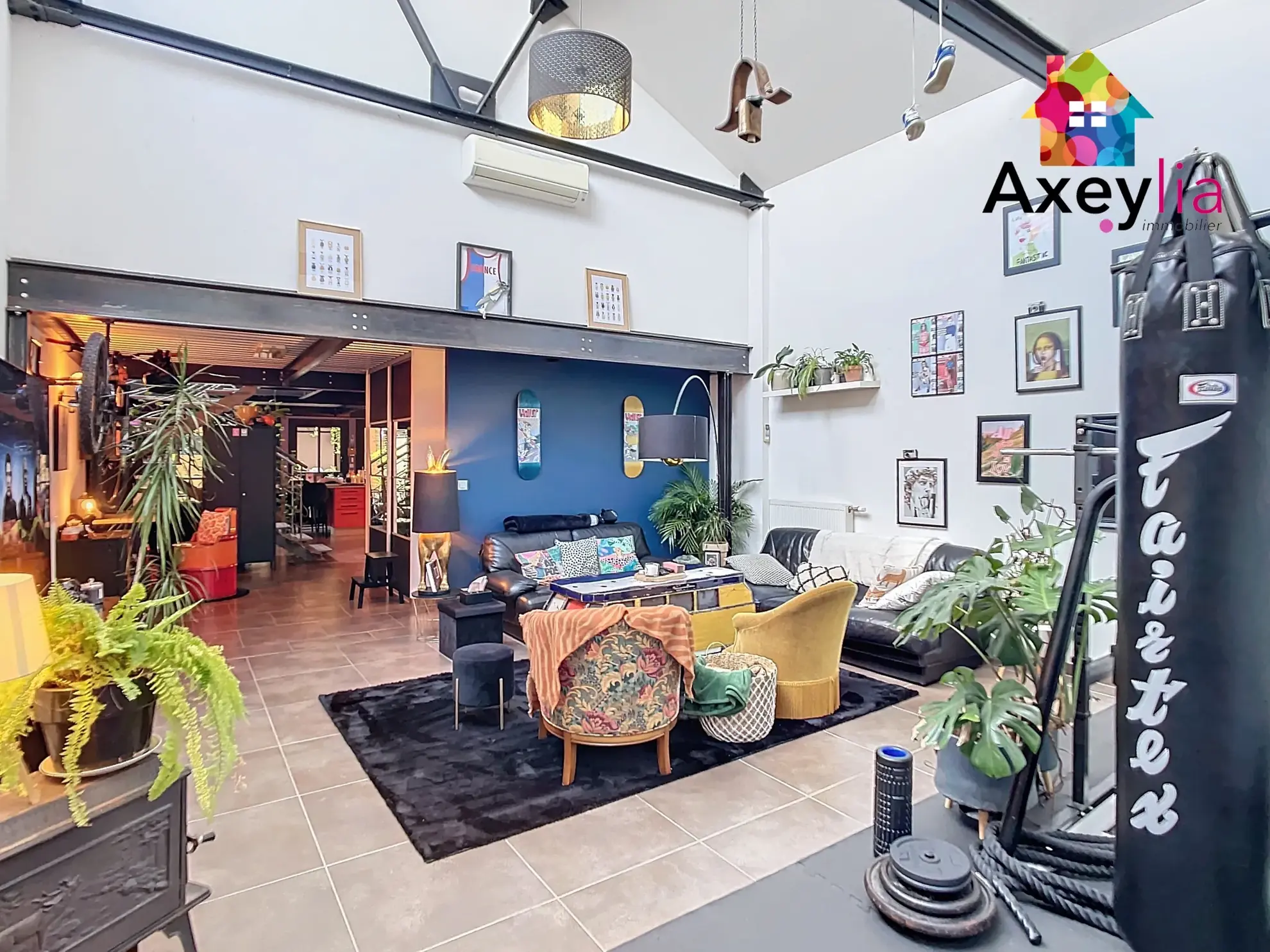 Belle maison moderne esprit loft avec garage et terrasse au Coteau 