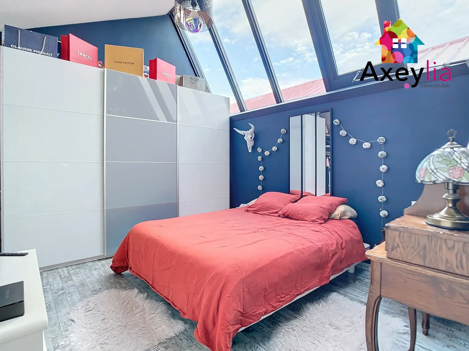 Belle maison moderne esprit loft avec garage et terrasse au Coteau 