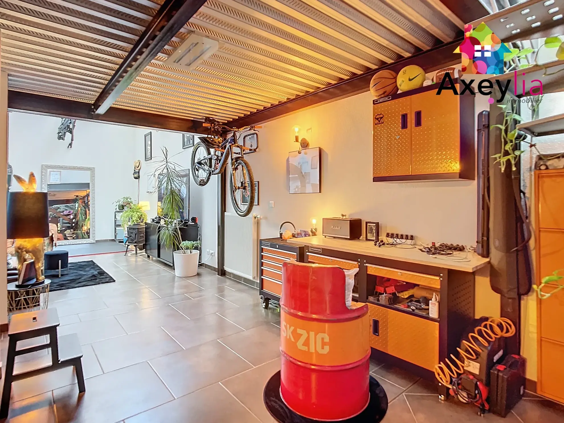 Belle maison moderne esprit loft avec garage et terrasse au Coteau 