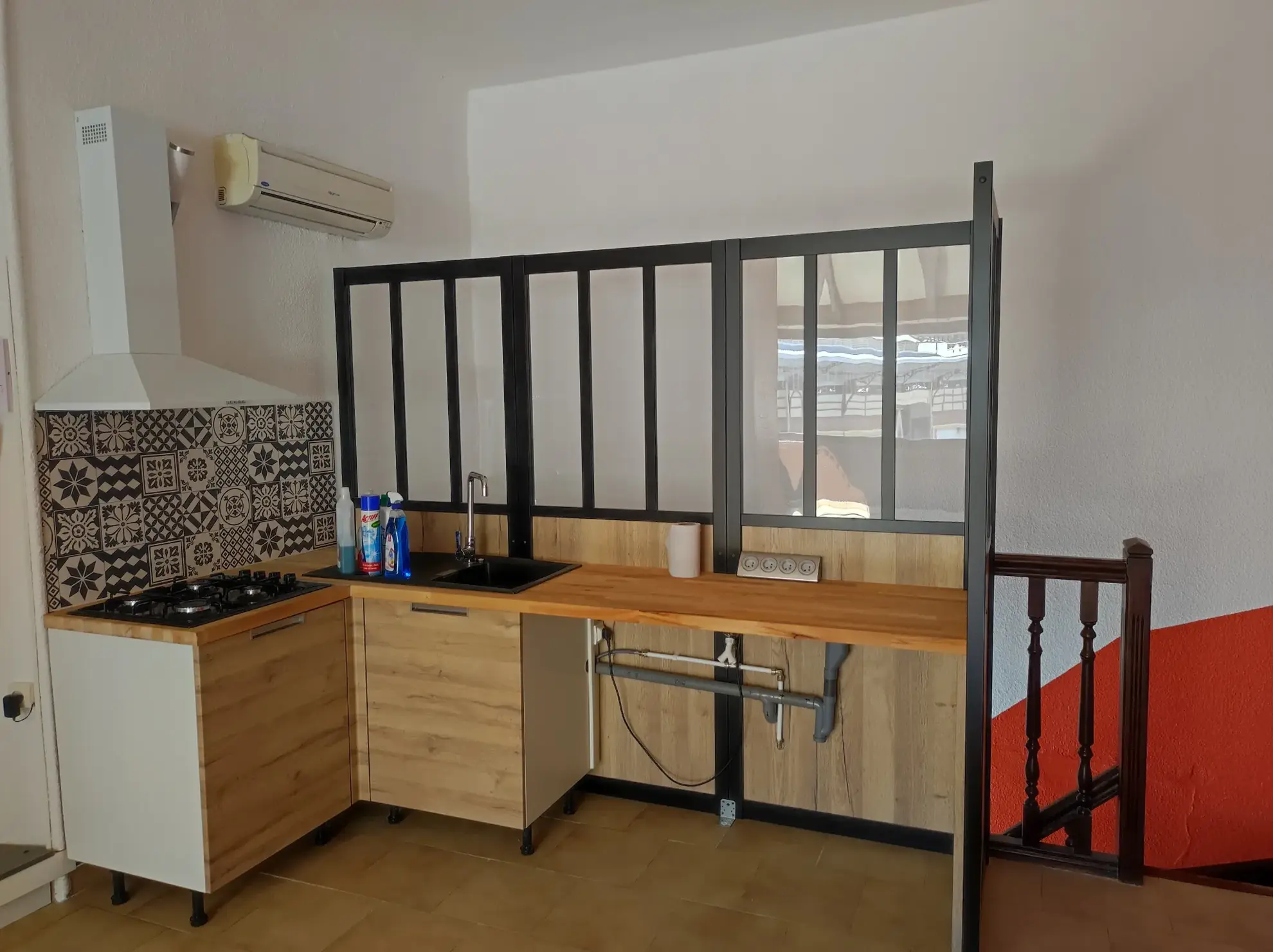 Local commercial et T2 loués face aux Halles de Ganges – Investissement locatif clé en main 