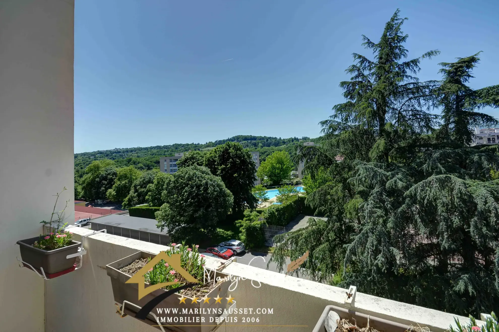 Appartement T3 avec piscine et balcon à Sainte-Foy-lès-Lyon 