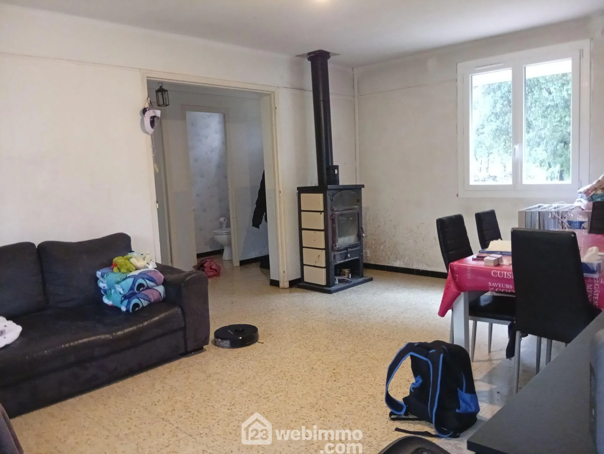 Charmante maison de plain-pied de 80 m² à Entrecastaux avec grand terrain 