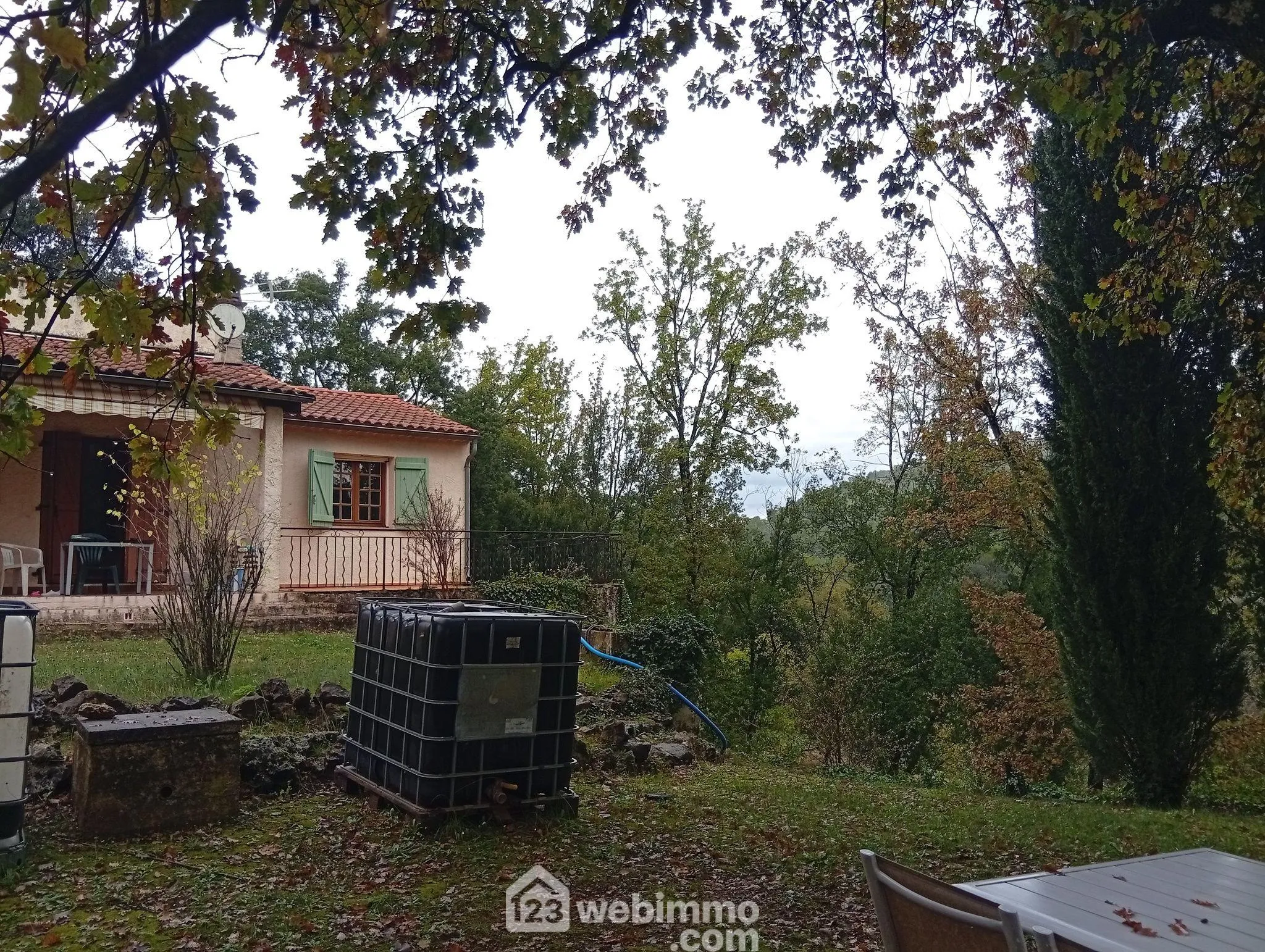 Charmante maison de plain-pied de 80 m² à Entrecastaux avec grand terrain 