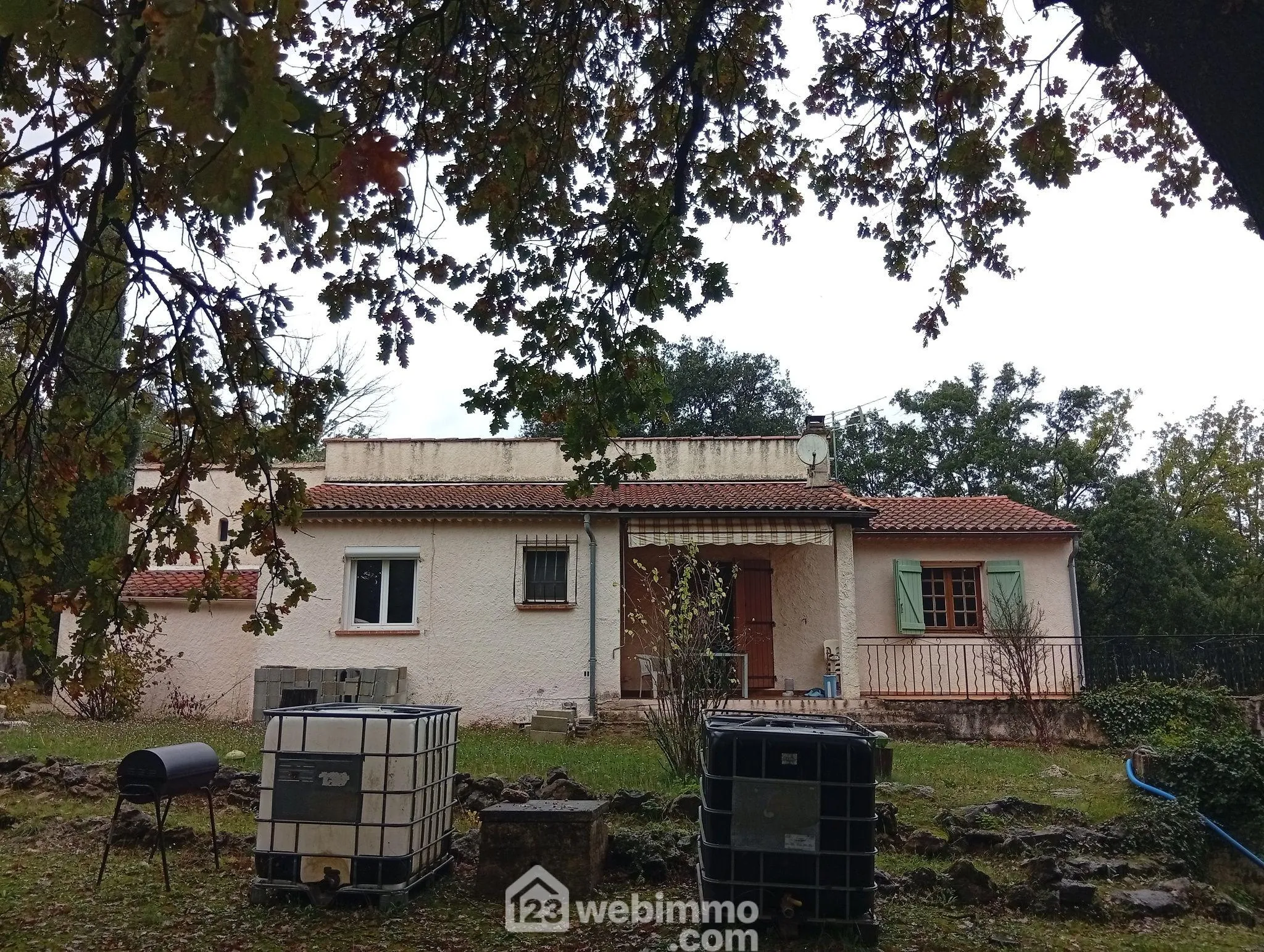 Charmante maison de plain-pied de 80 m² à Entrecastaux avec grand terrain 