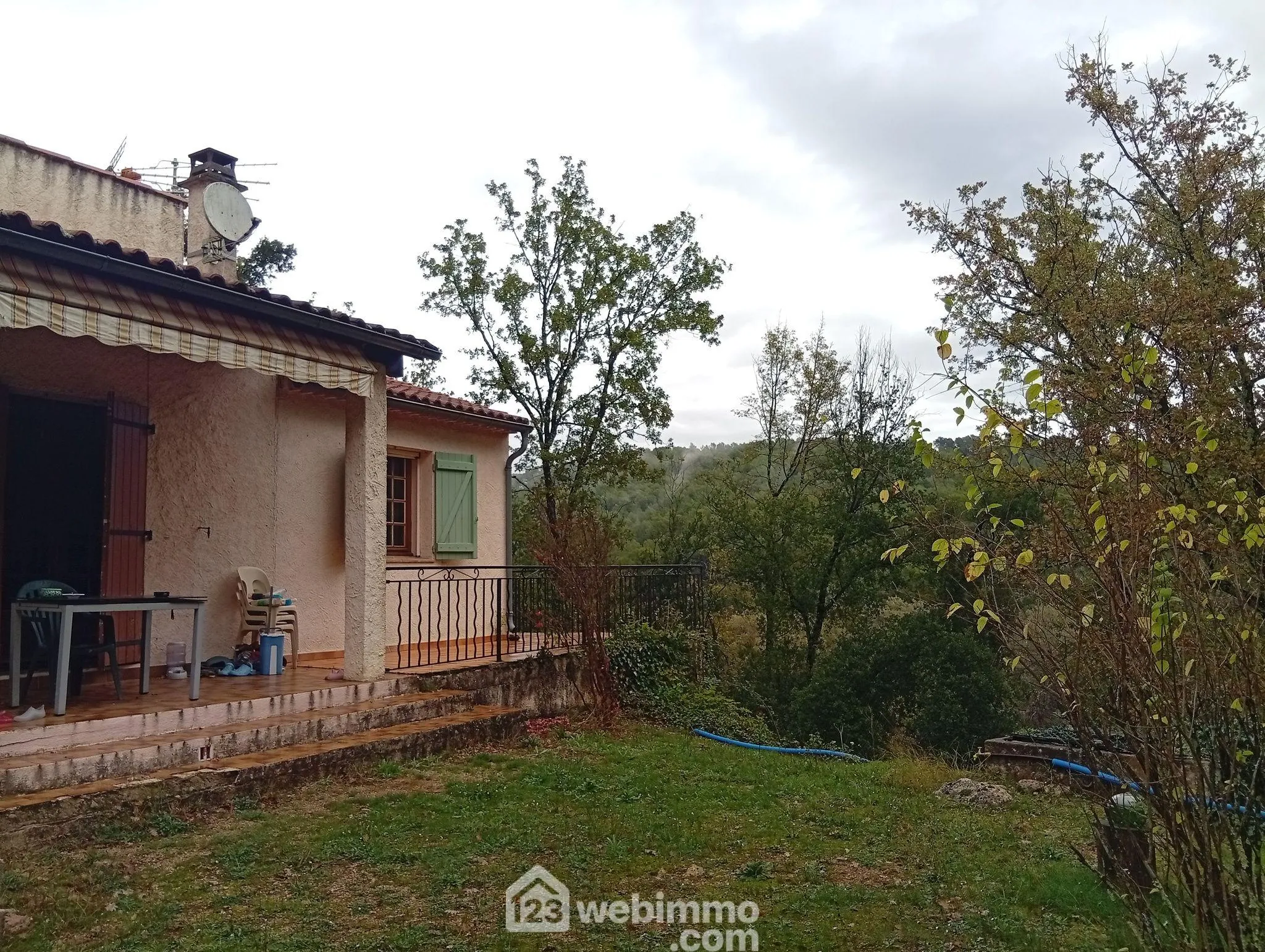 Charmante maison de plain-pied de 80 m² à Entrecastaux avec grand terrain 