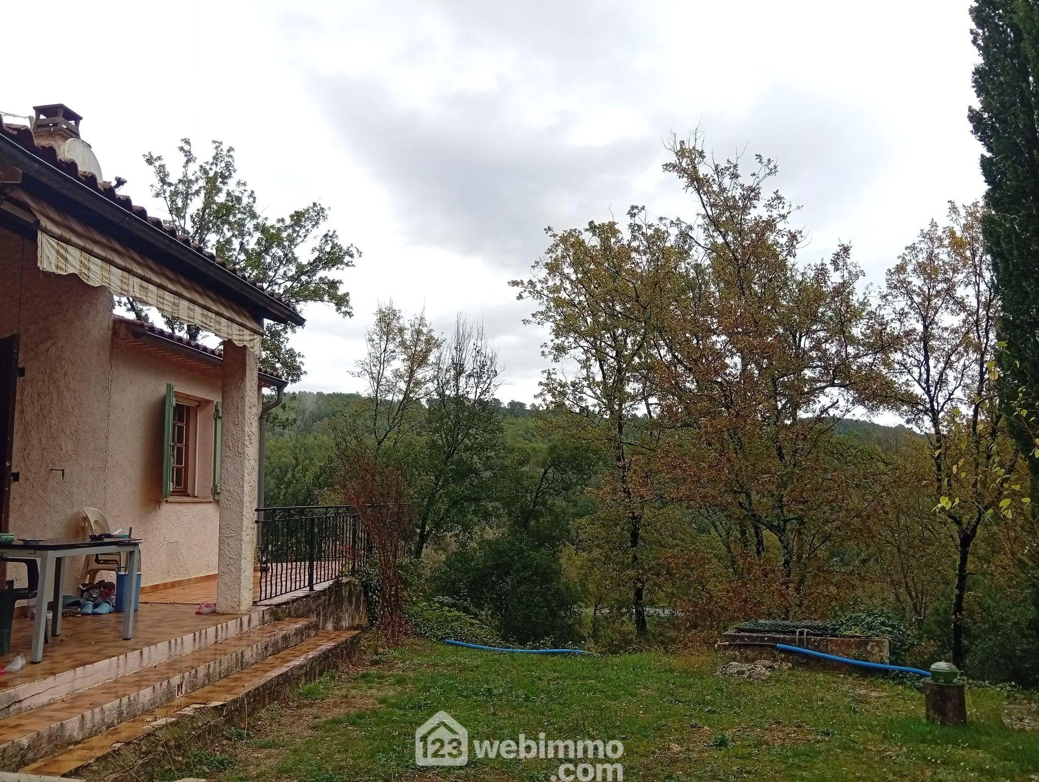 Charmante maison de plain-pied de 80 m² à Entrecastaux avec grand terrain 