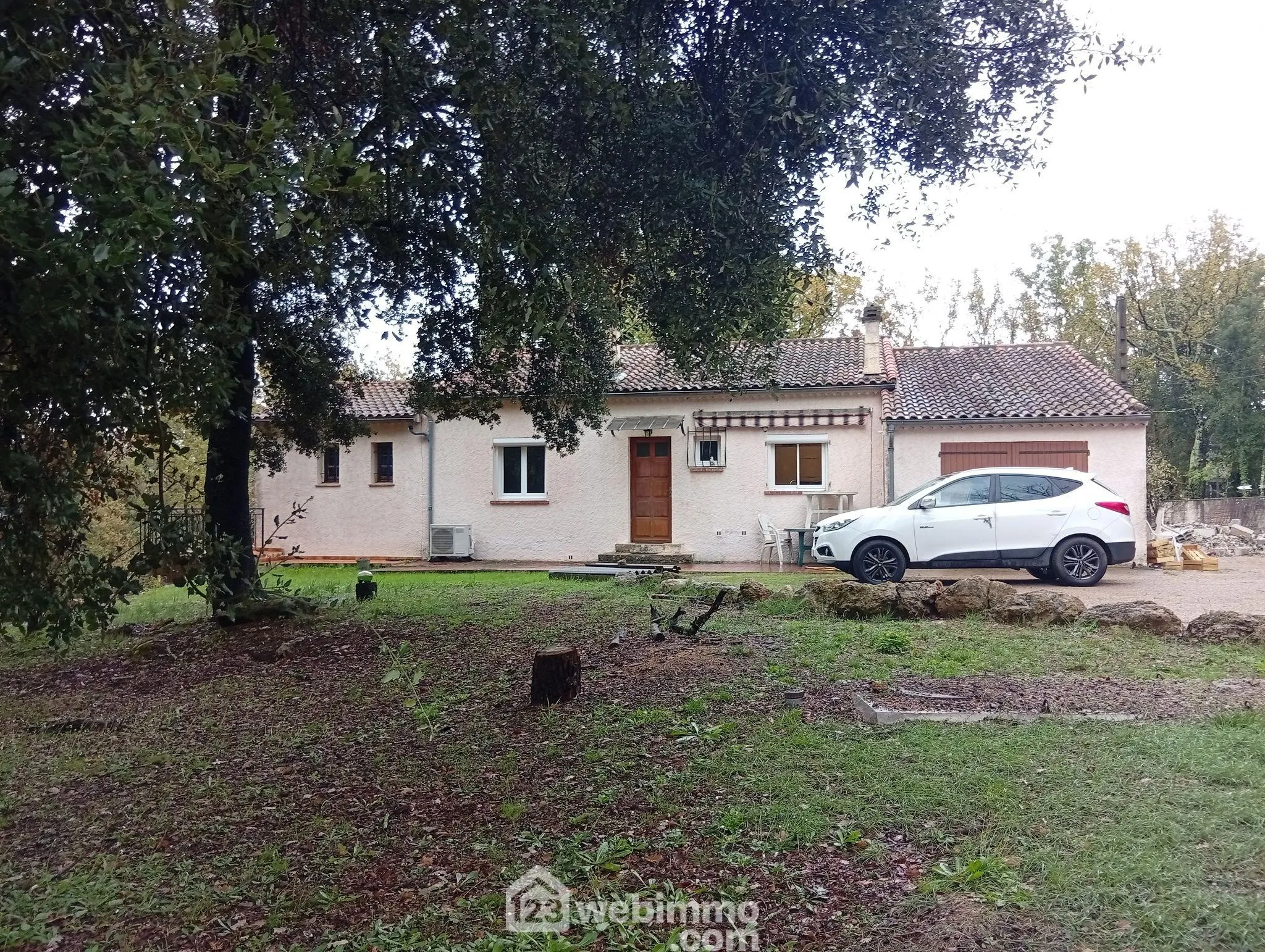 Charmante maison de plain-pied de 80 m² à Entrecastaux avec grand terrain 