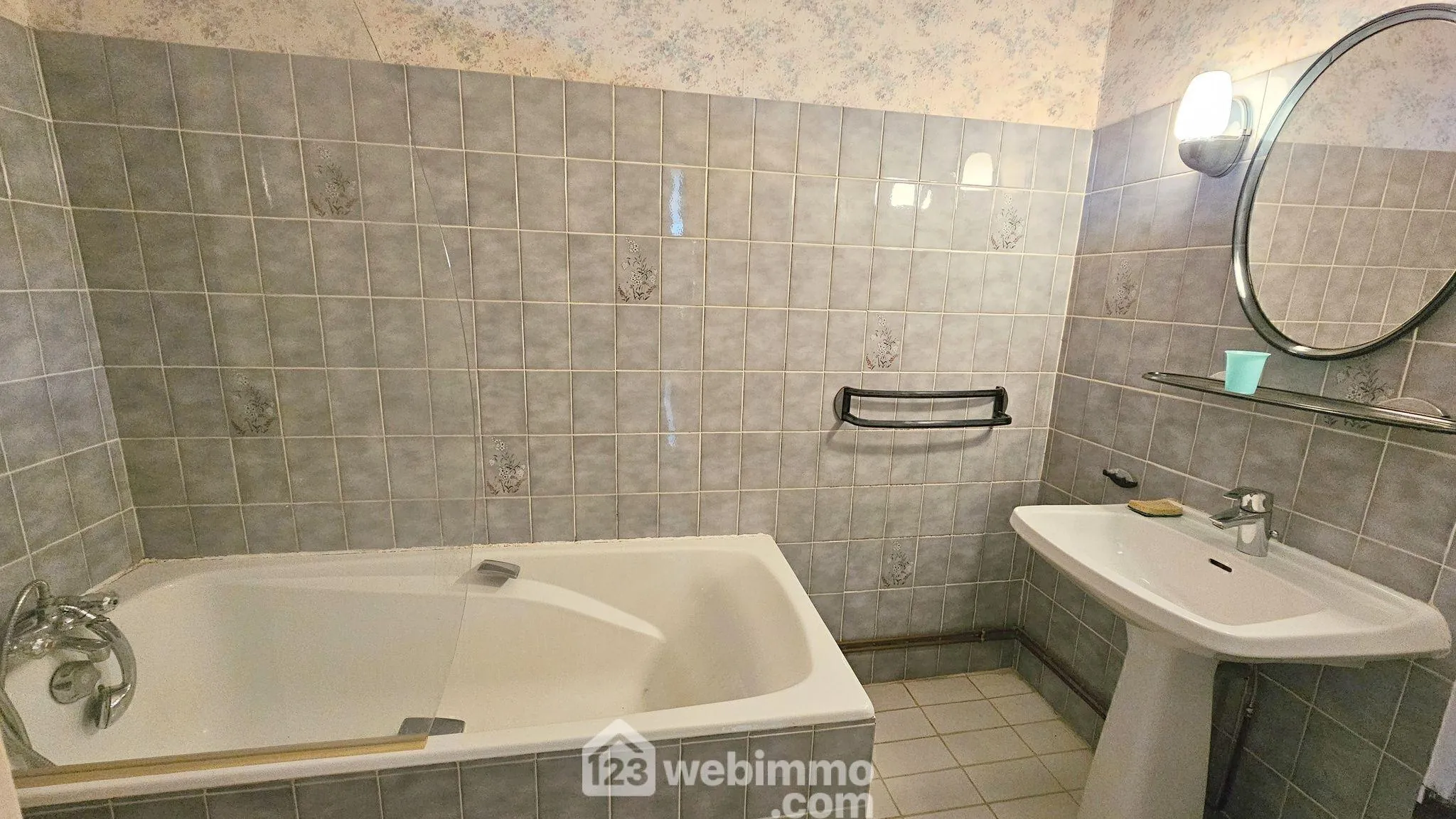 Belle bâtisse à rénover de 263 m² avec dépendances à Fontainebleau 