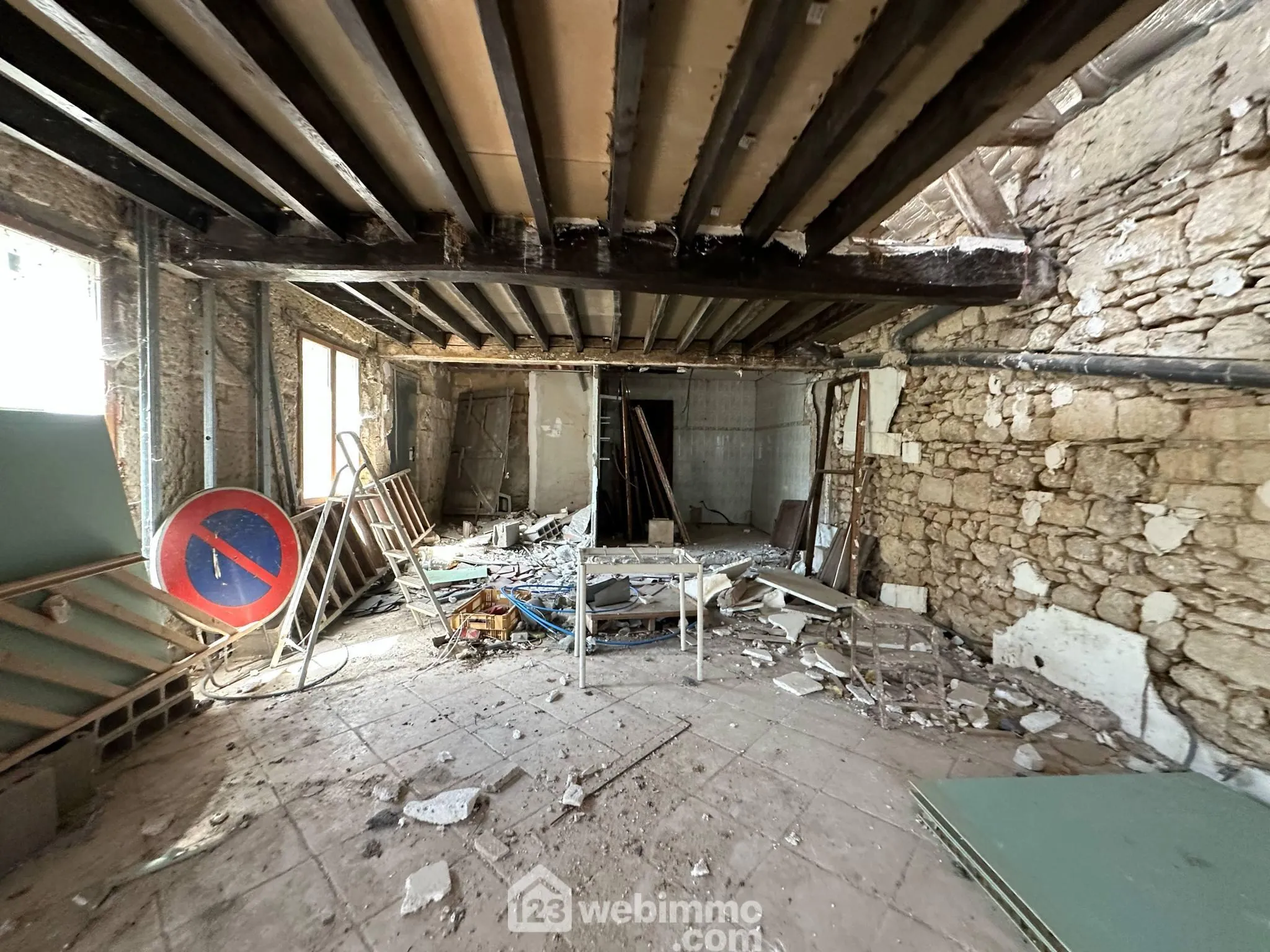 Belle grange de 140 m² à Chéret, potentiel d'aménagement exceptionnel 