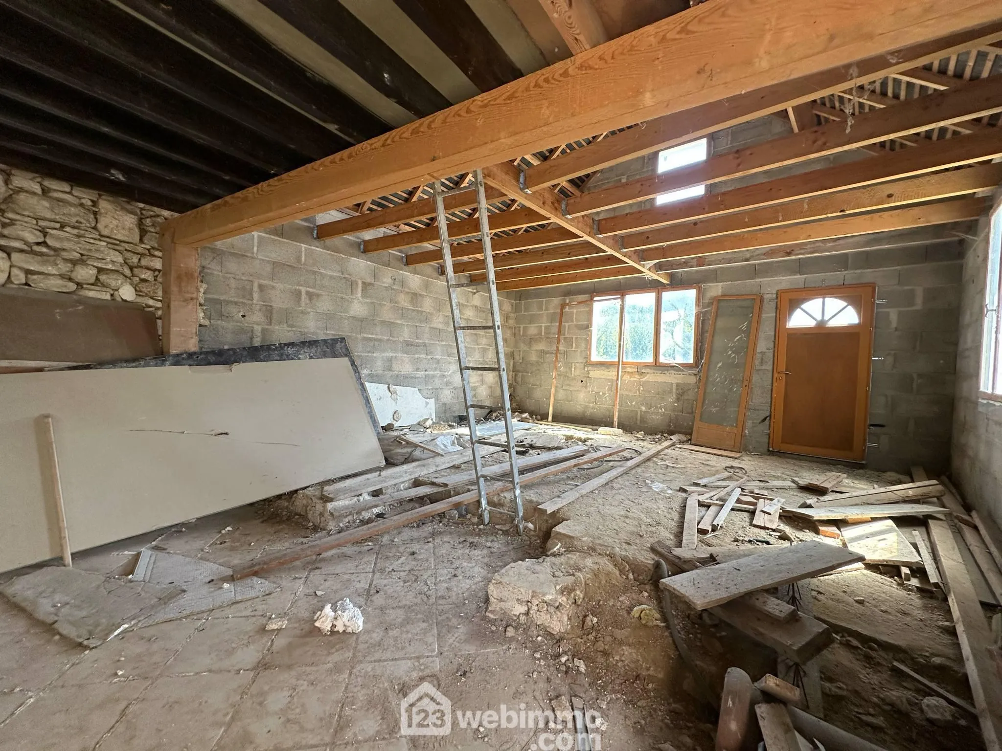 Belle grange de 140 m² à Chéret, potentiel d'aménagement exceptionnel 