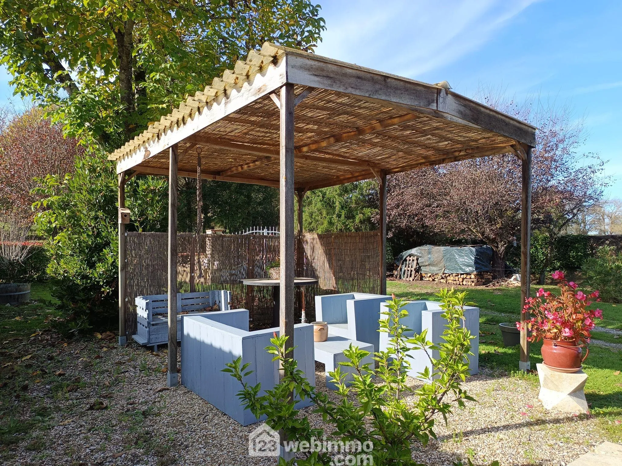 Maison de campagne de 240 m² avec terrain à Saint-Jean-Poutge 