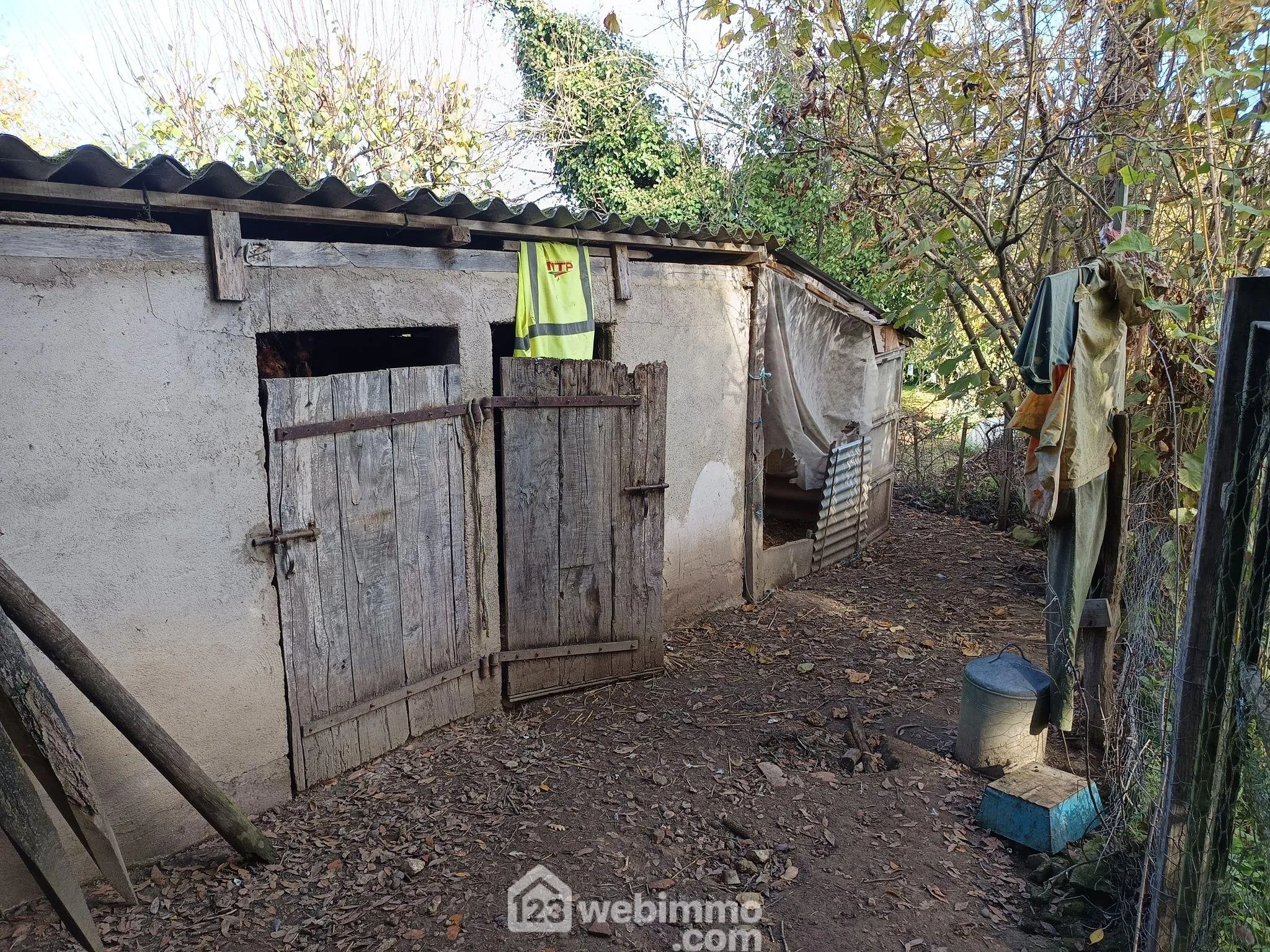 Maison de campagne de 240 m² avec terrain à Saint-Jean-Poutge 