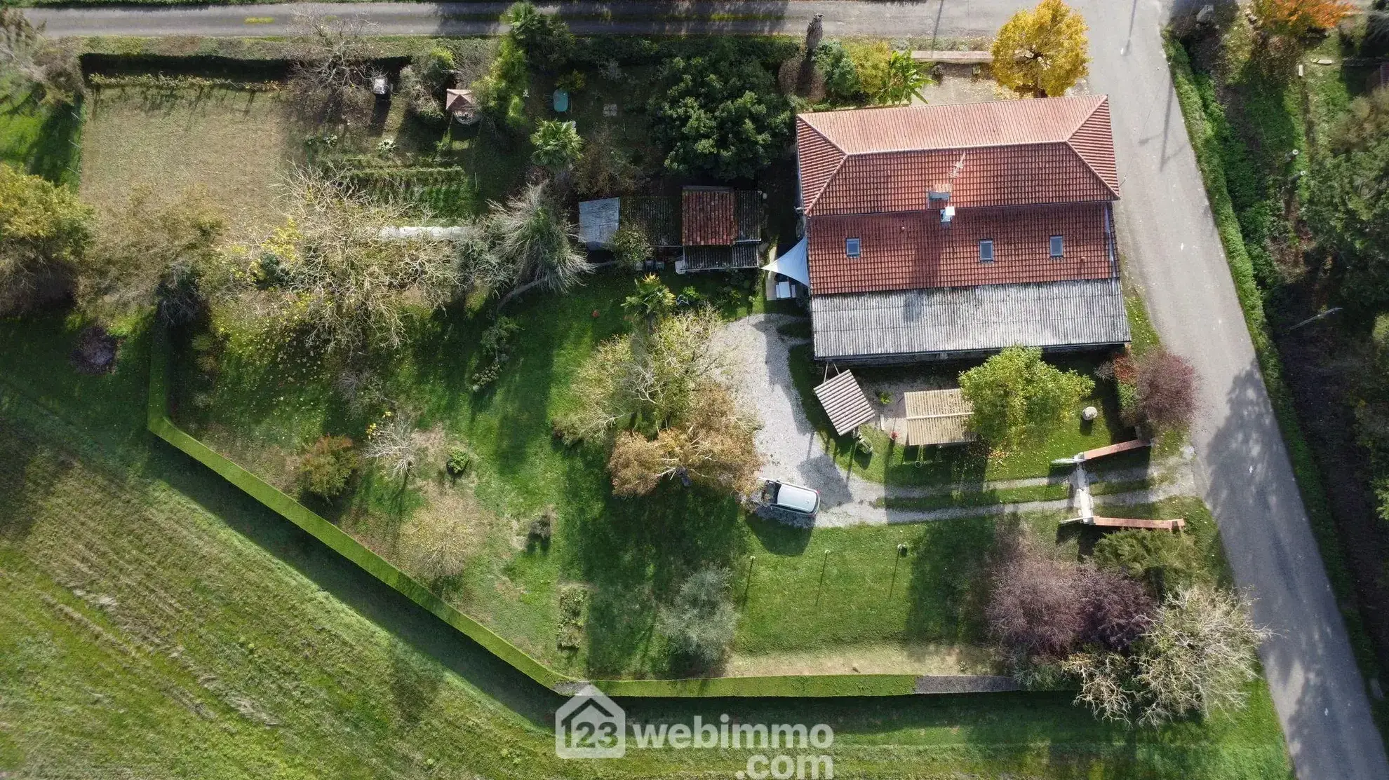 Maison de campagne avec terrain à Saint-Jean-Poutge, 240 m² 