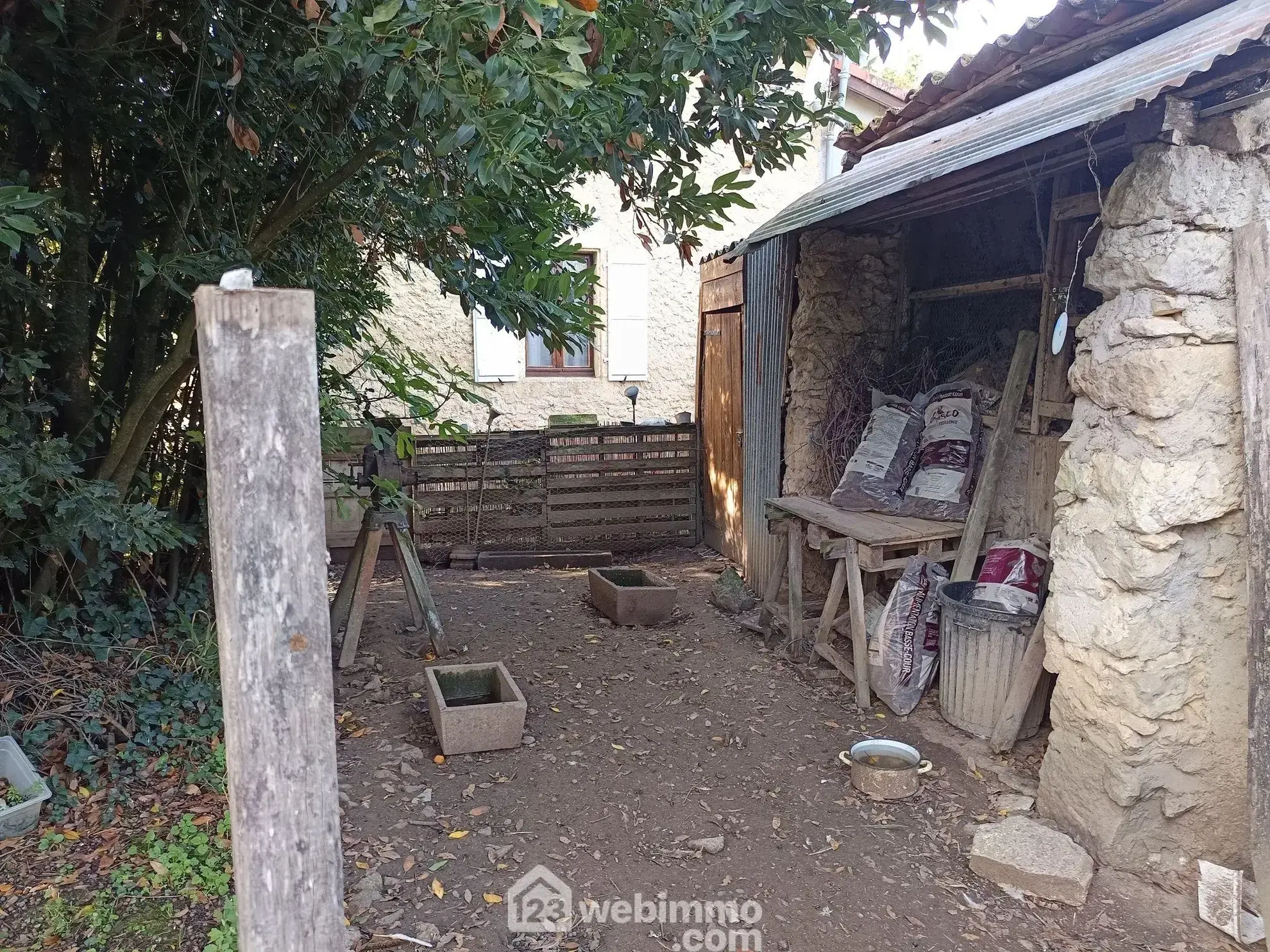 Maison de campagne avec terrain à Saint-Jean-Poutge, 240 m² 