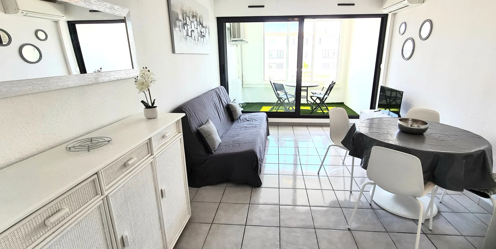 Appartement T1 avec Loggia et Vue Mer au Cap d'Agde - Secteur Rochelongue 