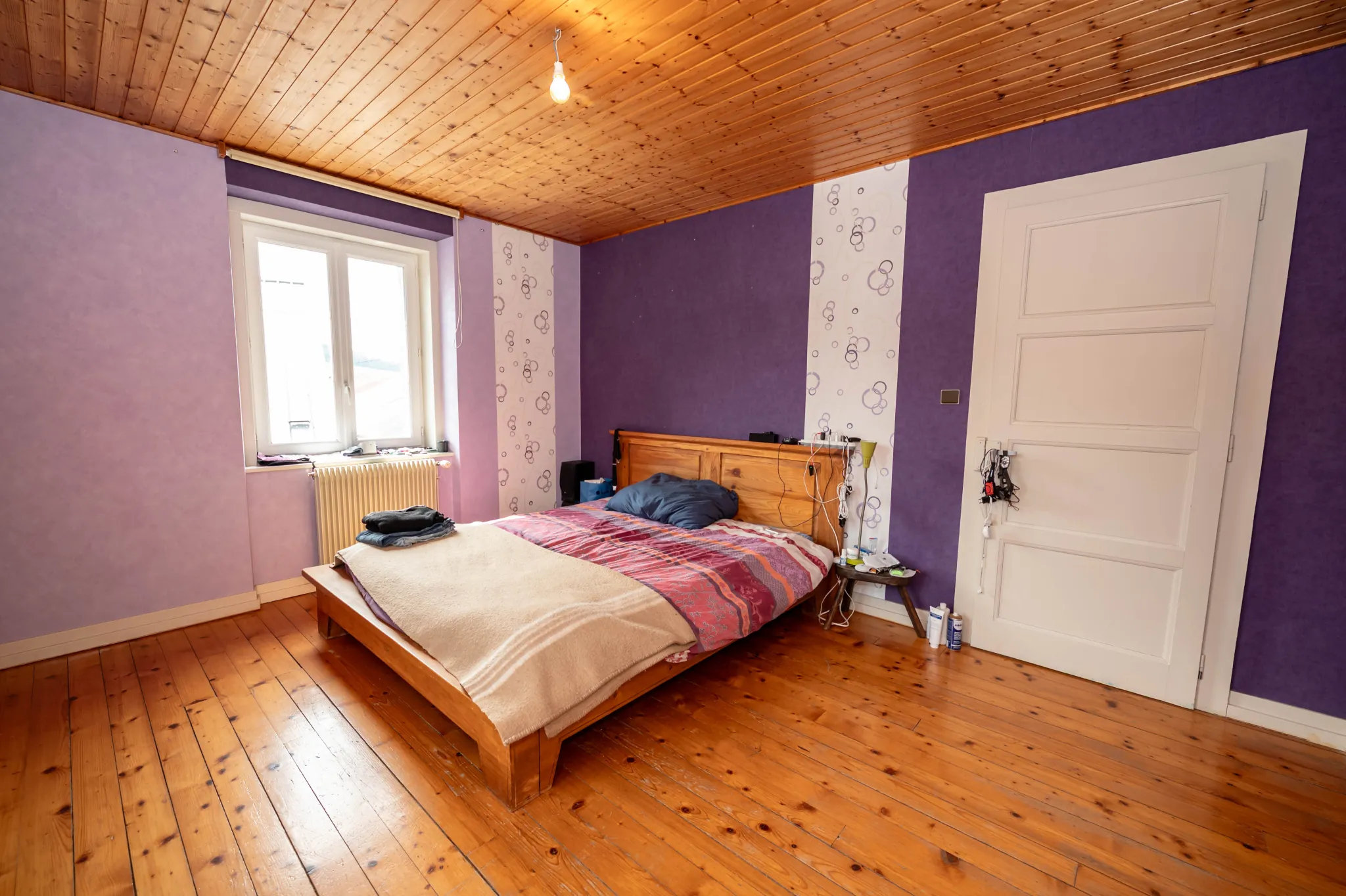 Maison ancienne avec appartement et potentiel à Le Crouzet, proche Mouthe et Suisse 