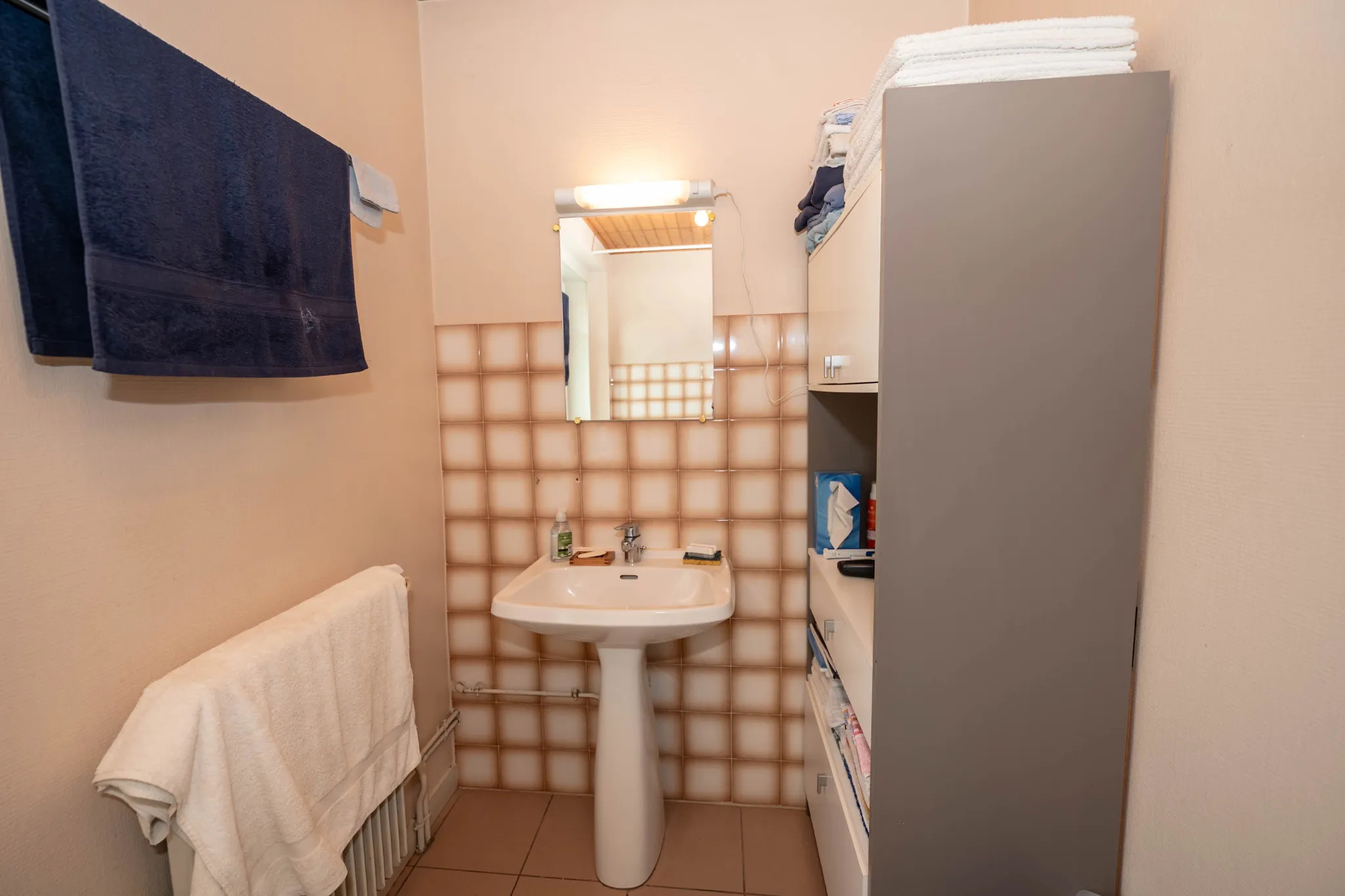 Maison ancienne avec appartement et potentiel à Le Crouzet, proche Mouthe et Suisse 