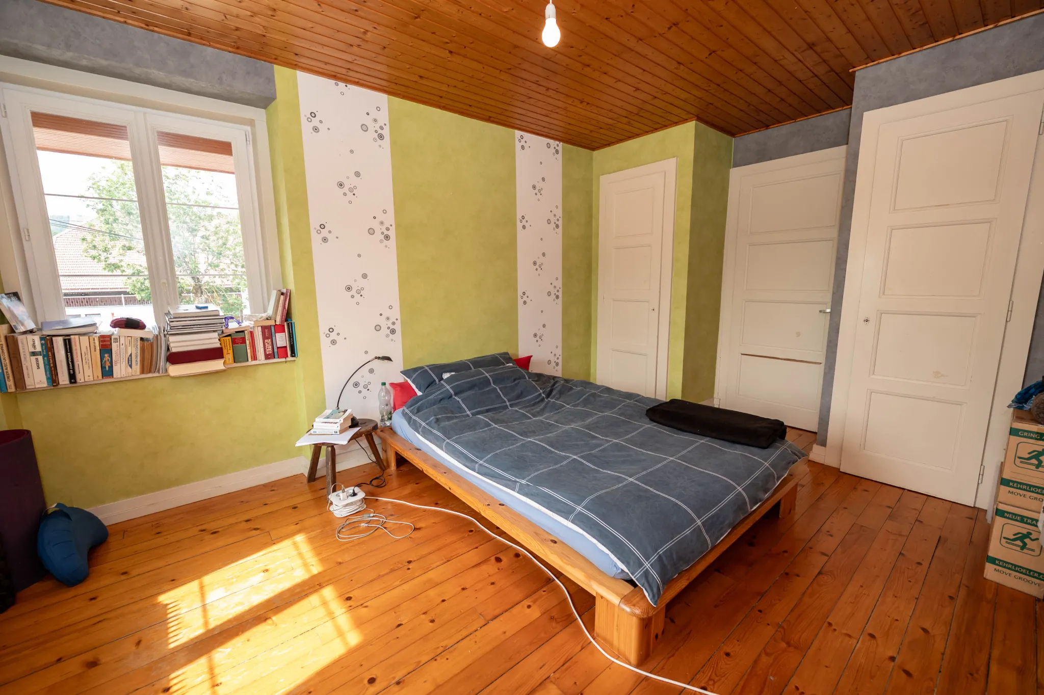 Maison ancienne avec appartement et potentiel à Le Crouzet, proche Mouthe et Suisse 