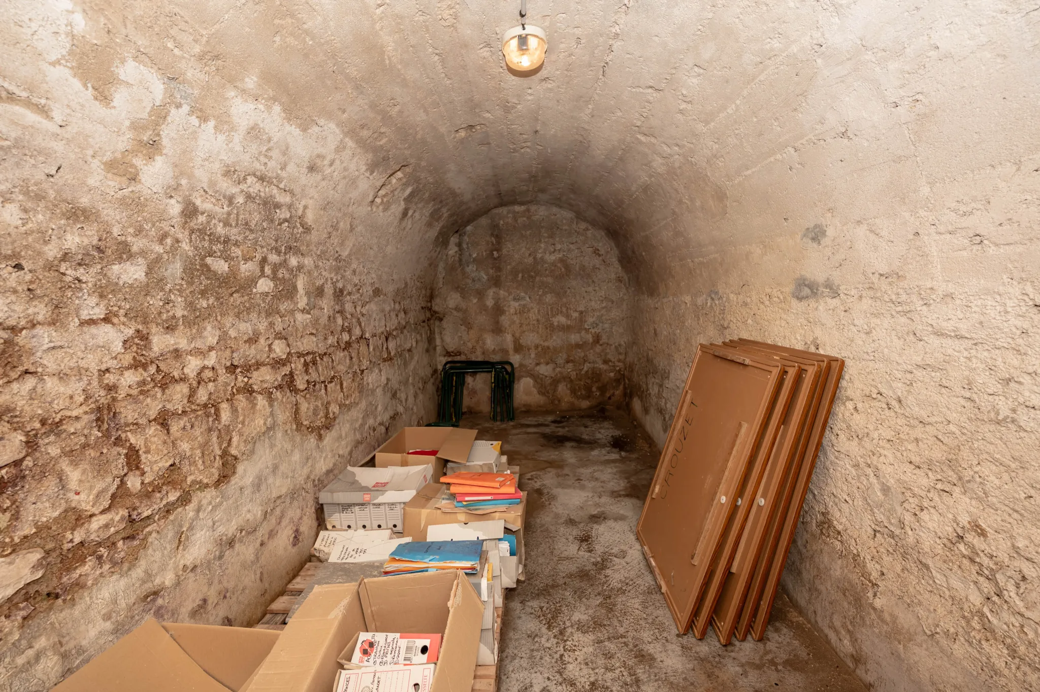 Maison ancienne avec appartement et potentiel à Le Crouzet, proche Mouthe et Suisse 