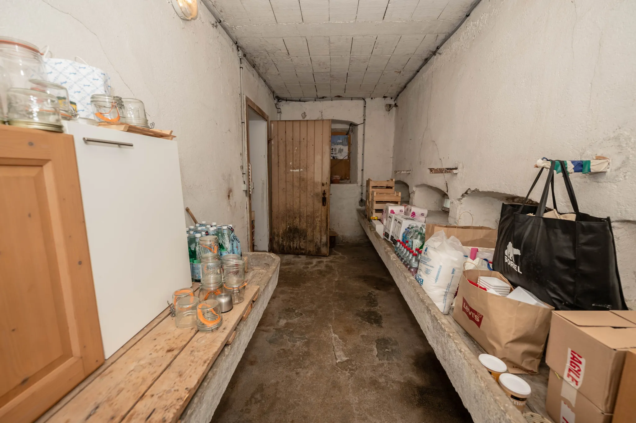 Maison ancienne avec appartement et potentiel à Le Crouzet, proche Mouthe et Suisse 