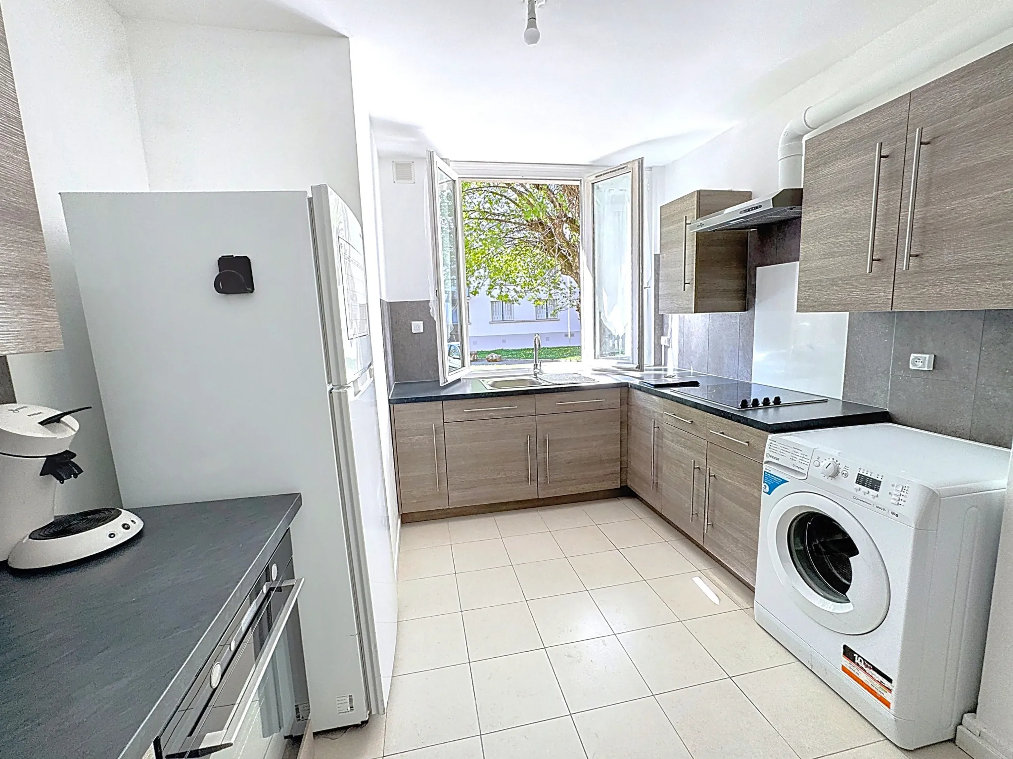 Appartement T2 rénové à Vendre à Grenoble Éaux Claires, 40 m², Calme et Lumineux 