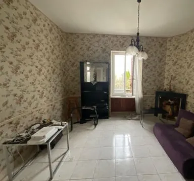 Achat maison à Nieuil de 143m² dès 11 000 euros - Vente aux enchères 