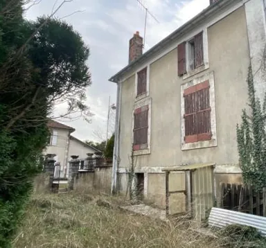 Achat maison à Nieuil de 143m² dès 11 000 euros - Vente aux enchères 