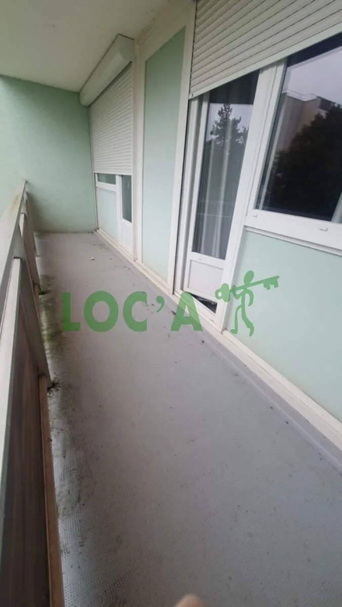 Appartement F1 rénové de 39 m² à Longvic avec balcon et parking 