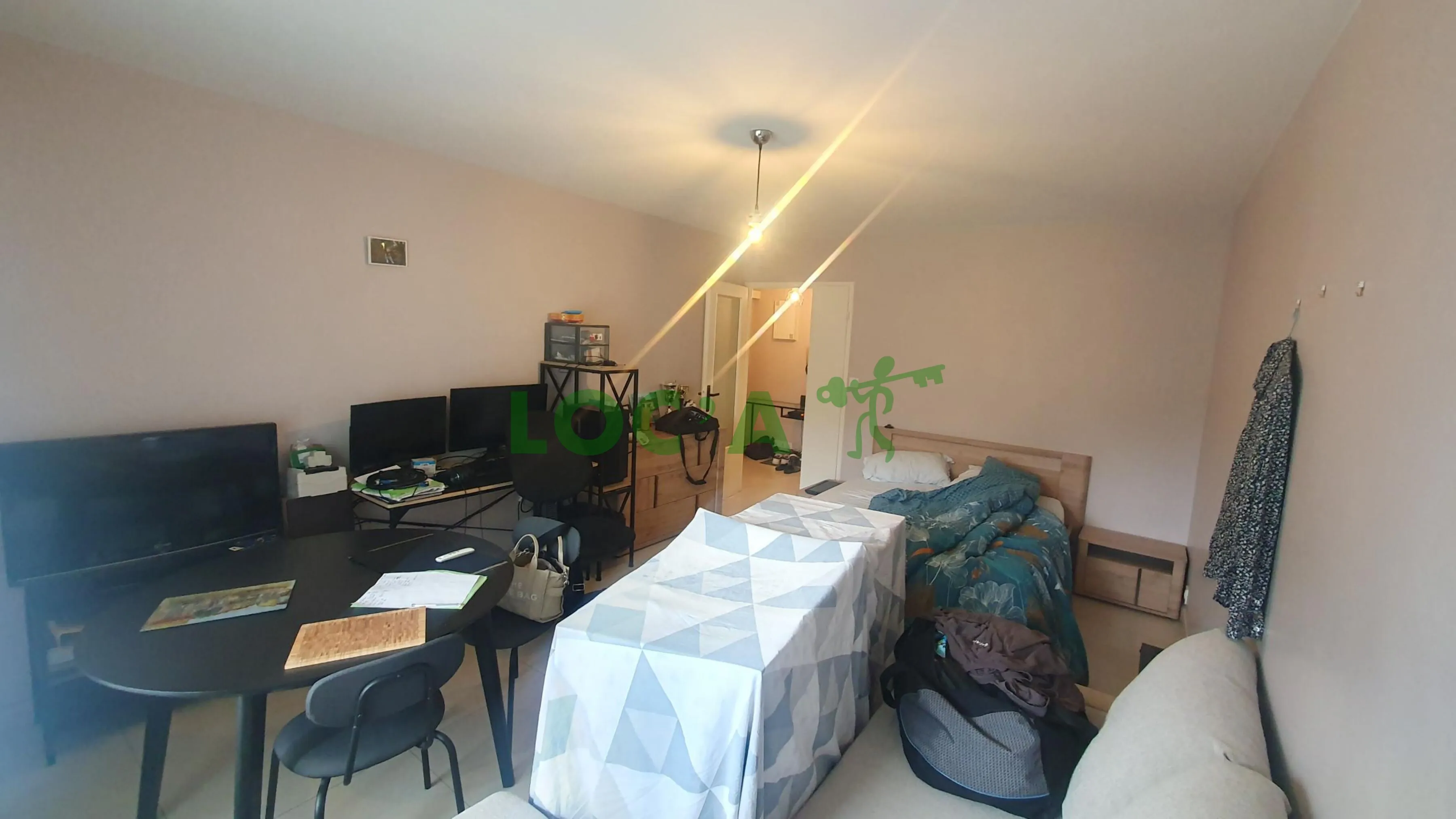 Appartement F1 rénové de 39 m² à Longvic avec balcon et parking 