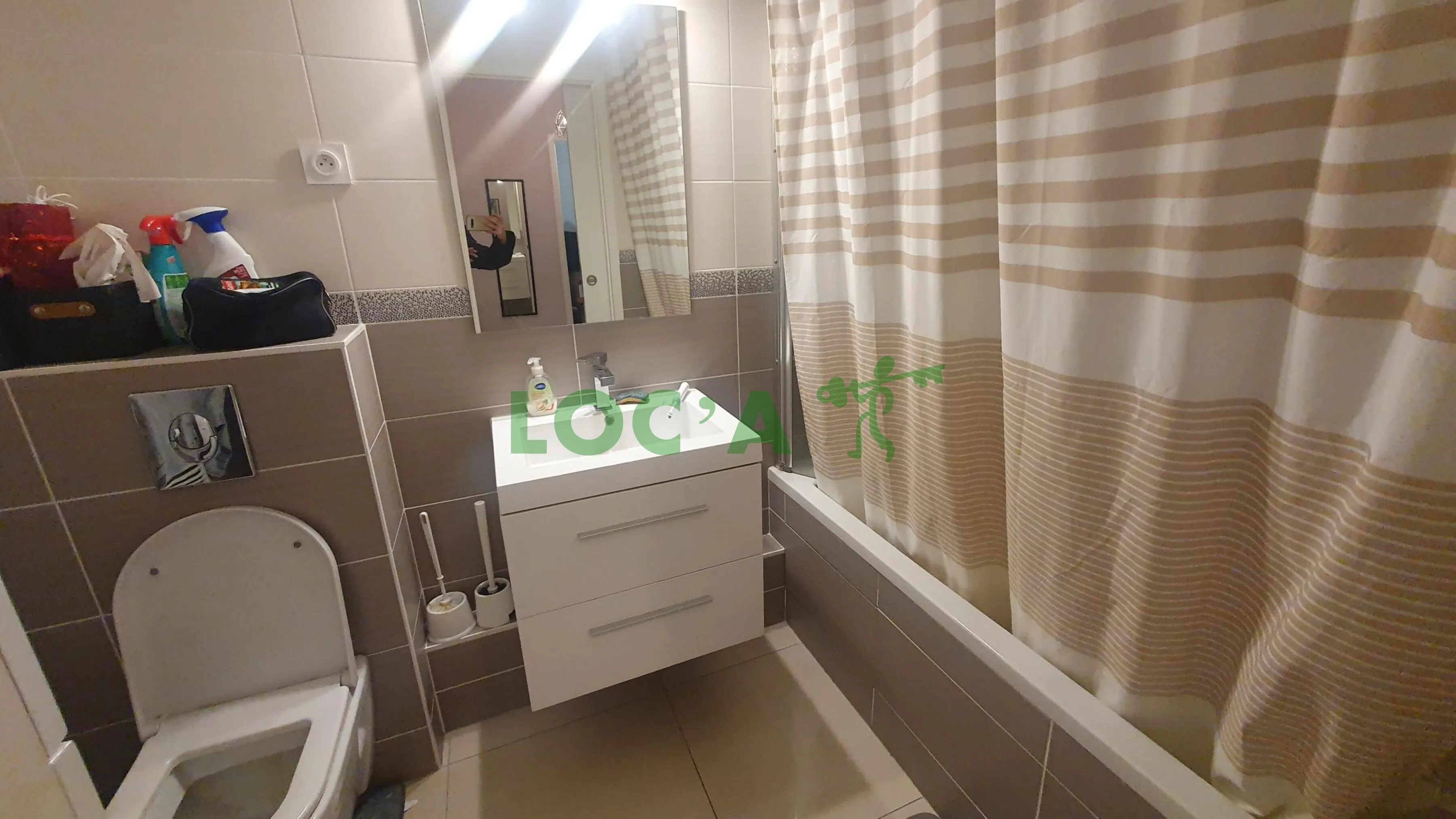 Appartement F1 rénové de 39 m² à Longvic avec balcon et parking 