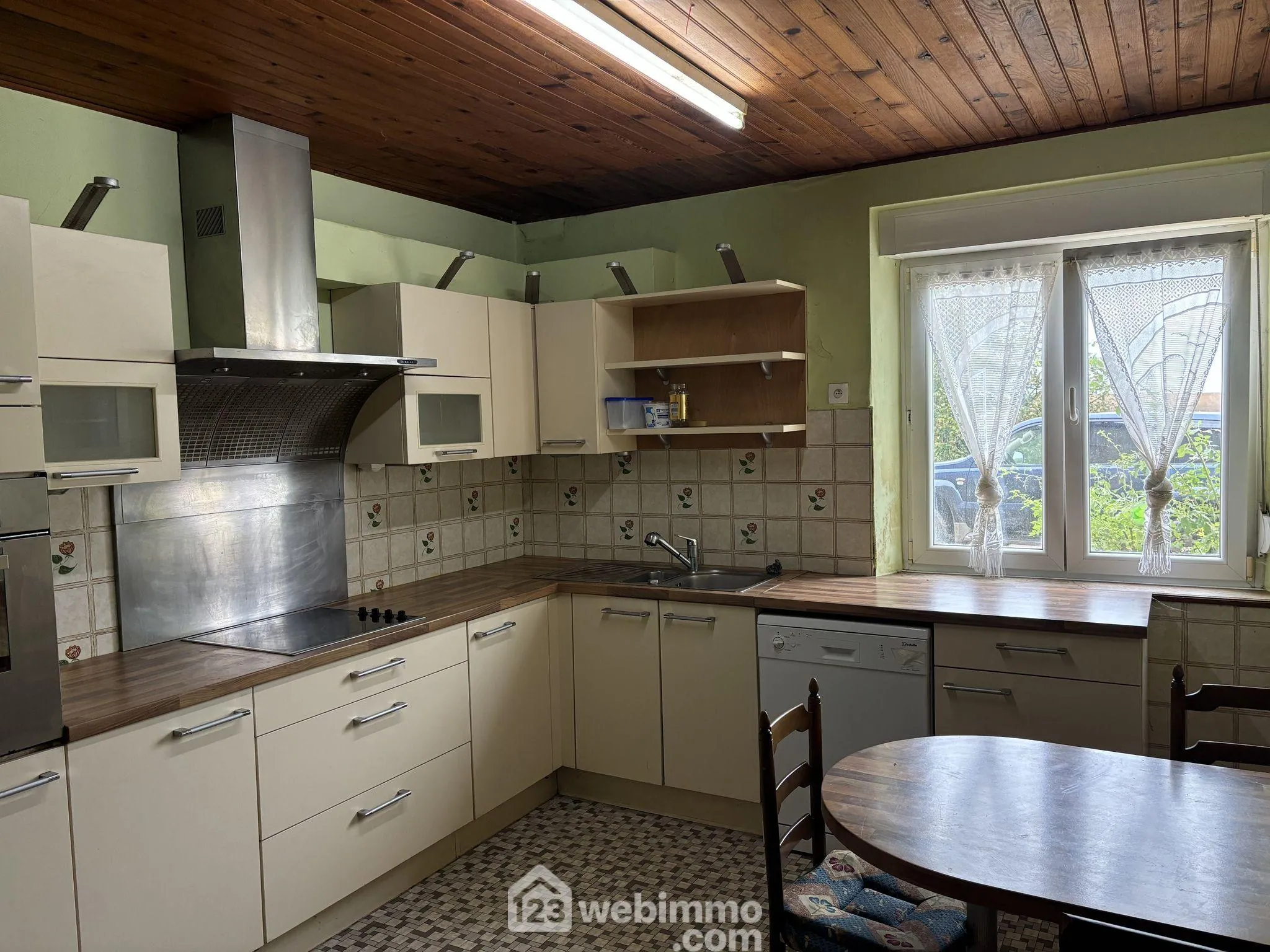 Corps de ferme avec maison, grange et terrain à Étain - 165 m² 