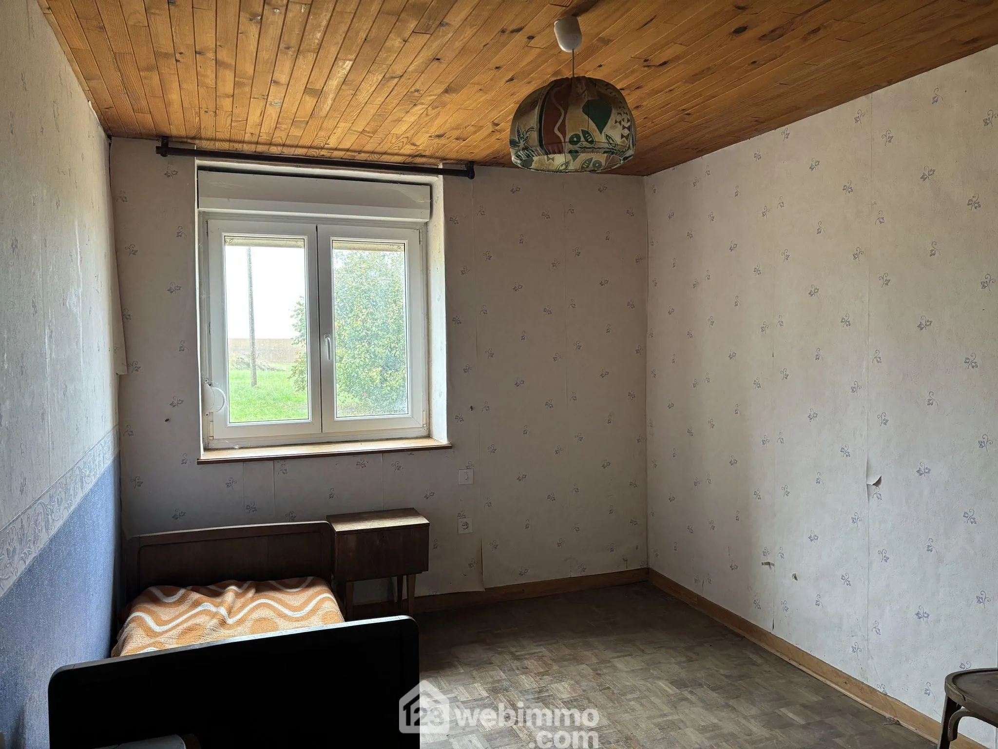 Corps de ferme avec maison, grange et terrain à Étain - 165 m² 