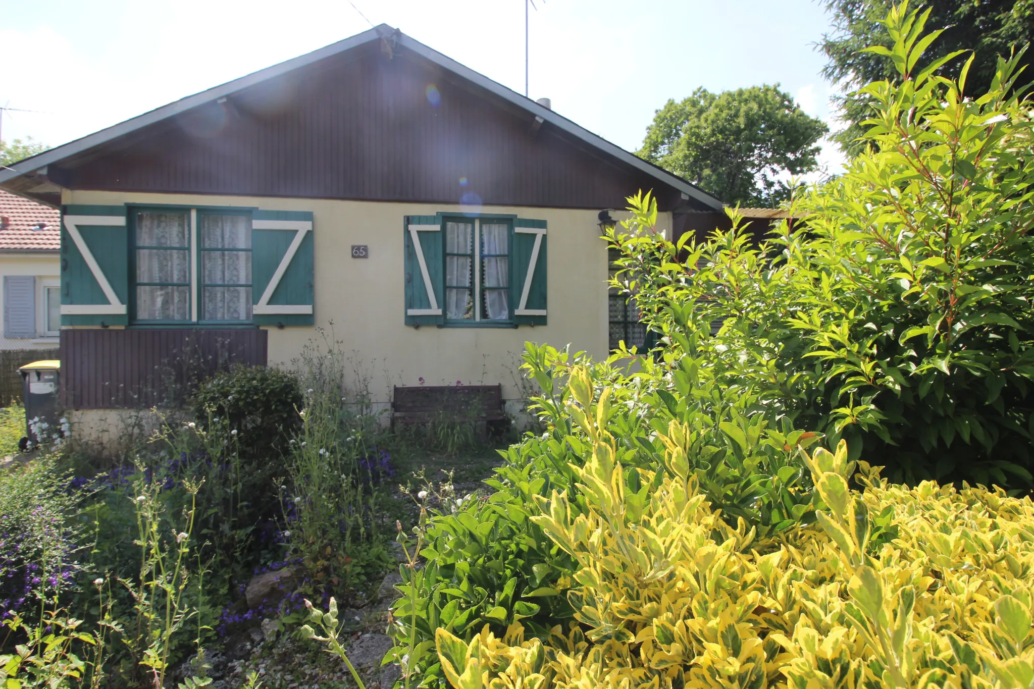 Charmante maison de style chalet à Yerres avec jardin de 372 m² 