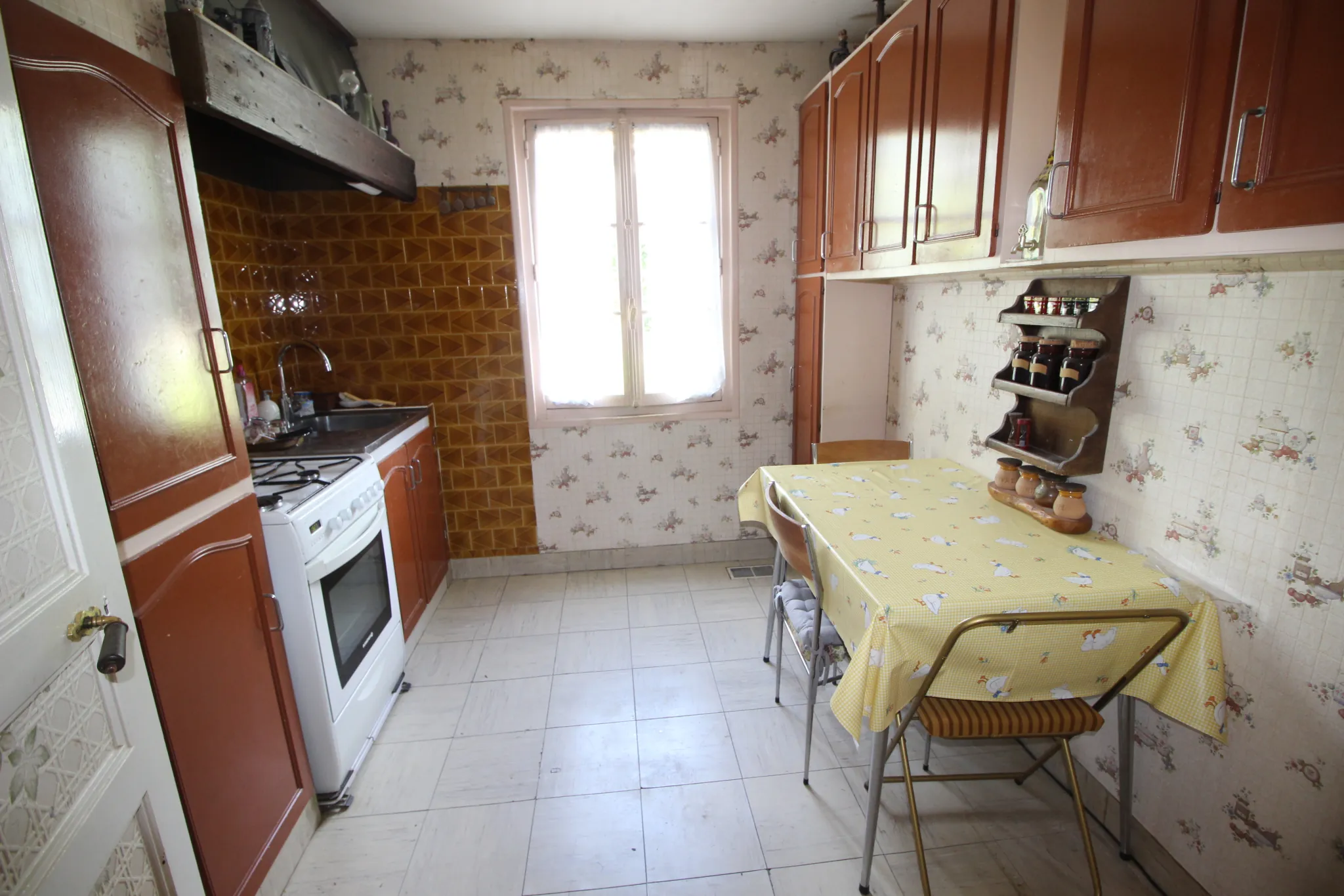 Charmante maison de style chalet à Yerres avec jardin de 372 m² 