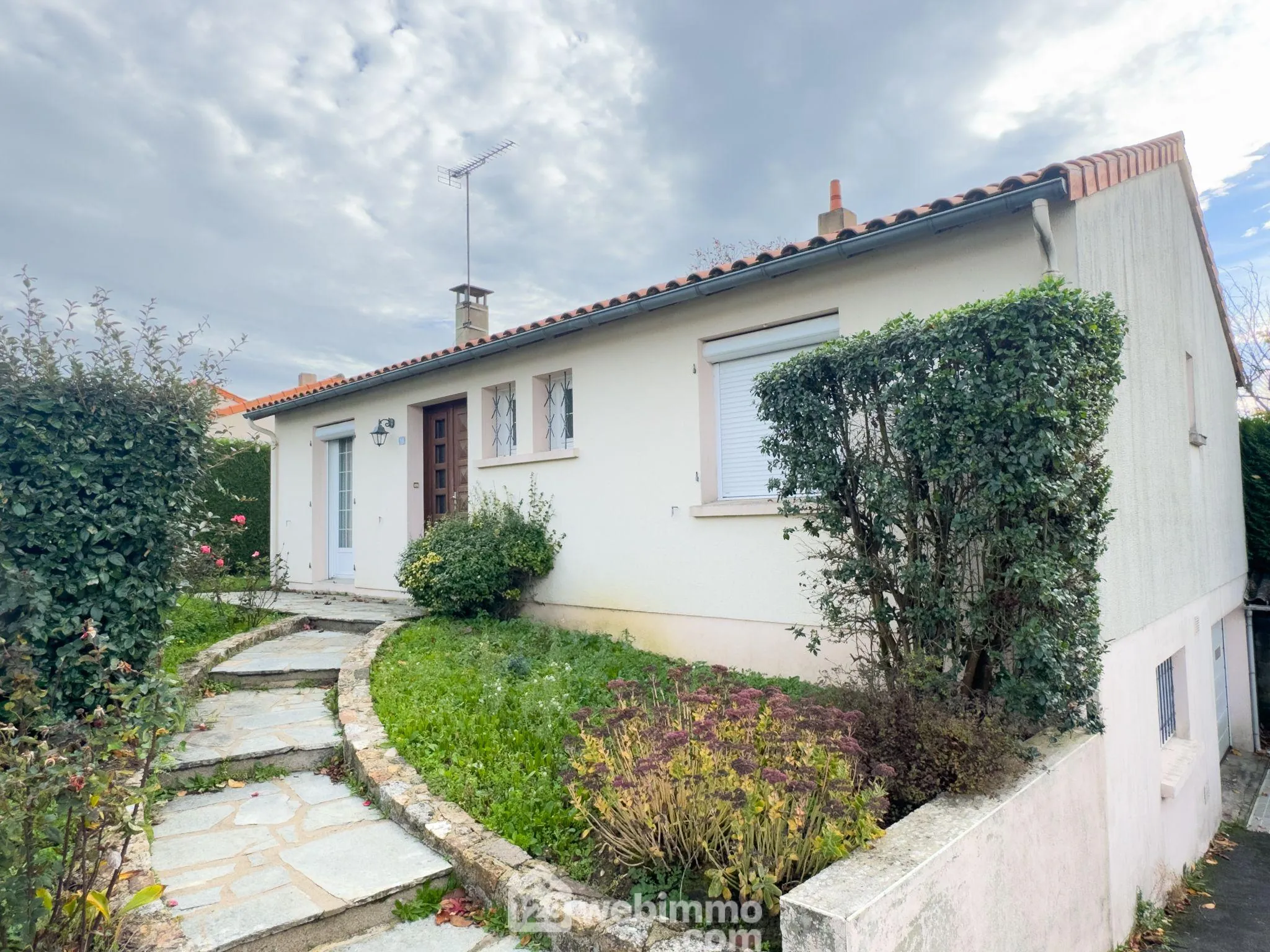 Maison à Saint-Macaire-en-Mauges de 75m² avec sous-sol et terrain de 600m² 