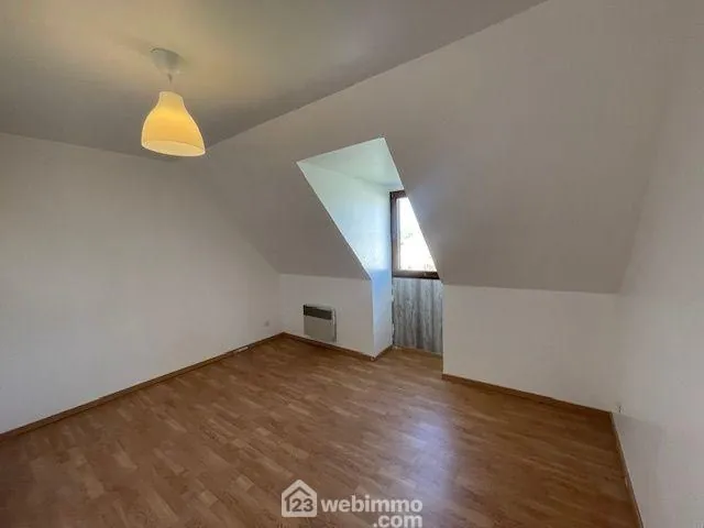 Maison spacieuse de 110 m² à Noyon avec dépendances et jardin exposé plein sud 