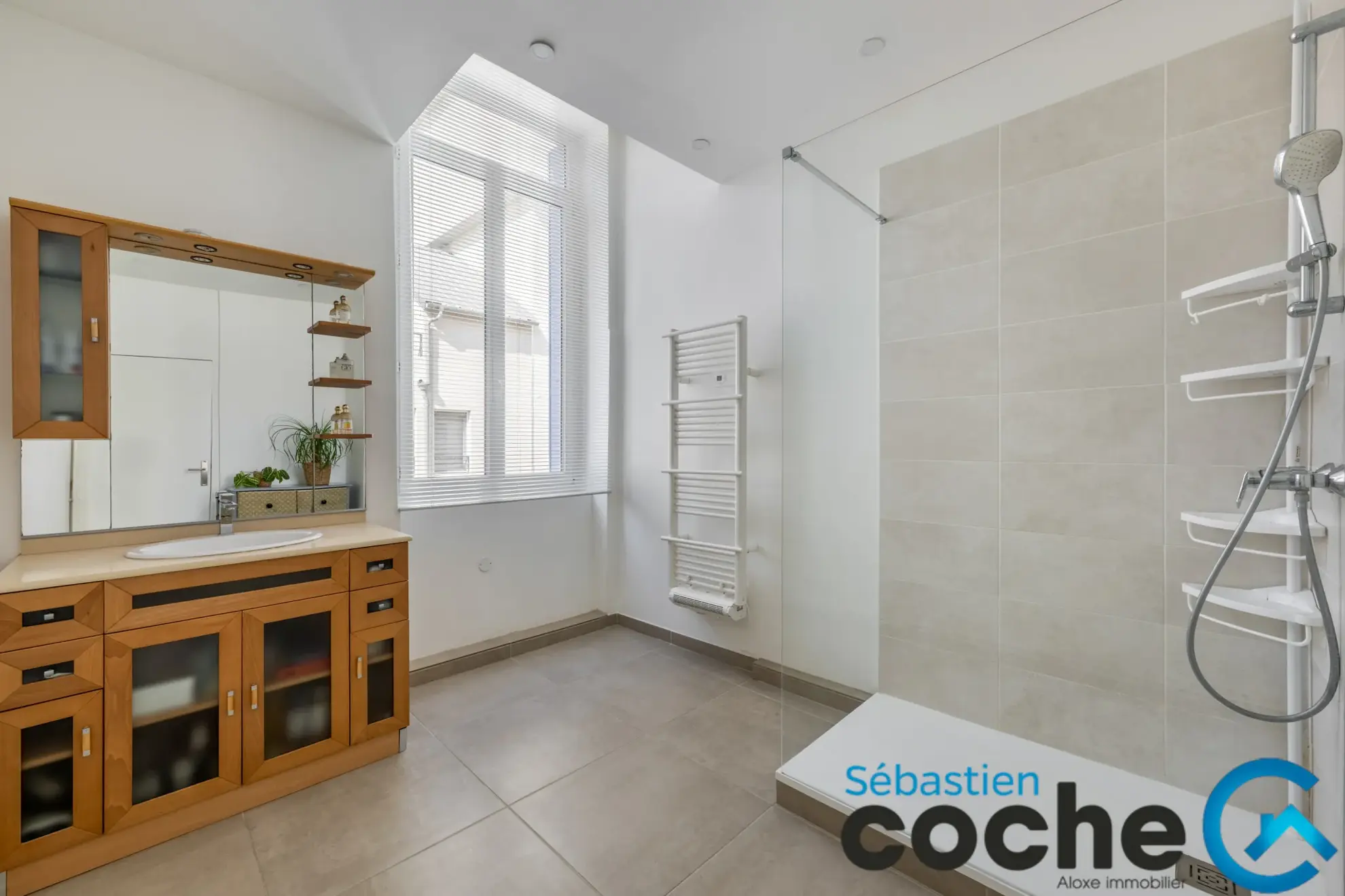 Appartement avec jardin privé de 78,85 m² à Lyon 3, proche tram, rénové en 2024 